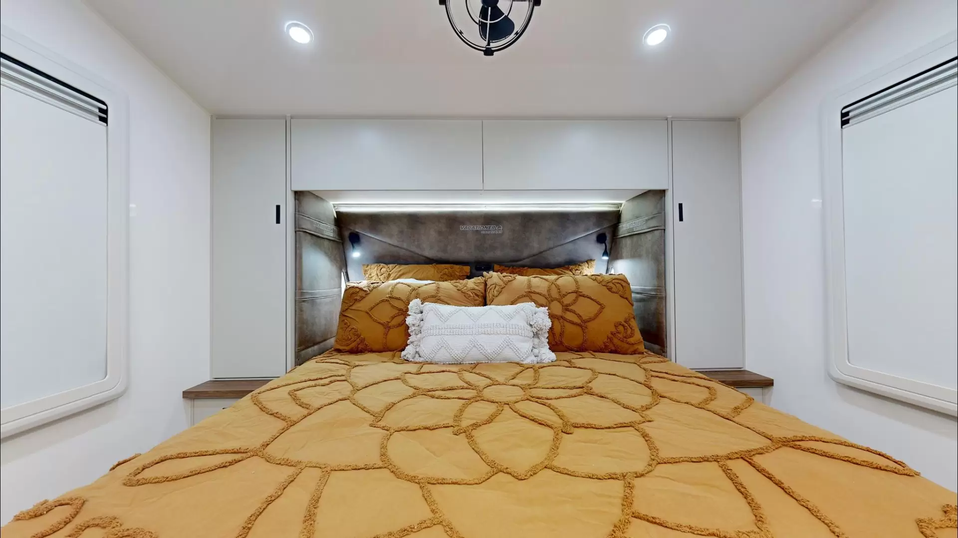 NEW 2025 VACATIONER CARAVANS ROUGH RIDER