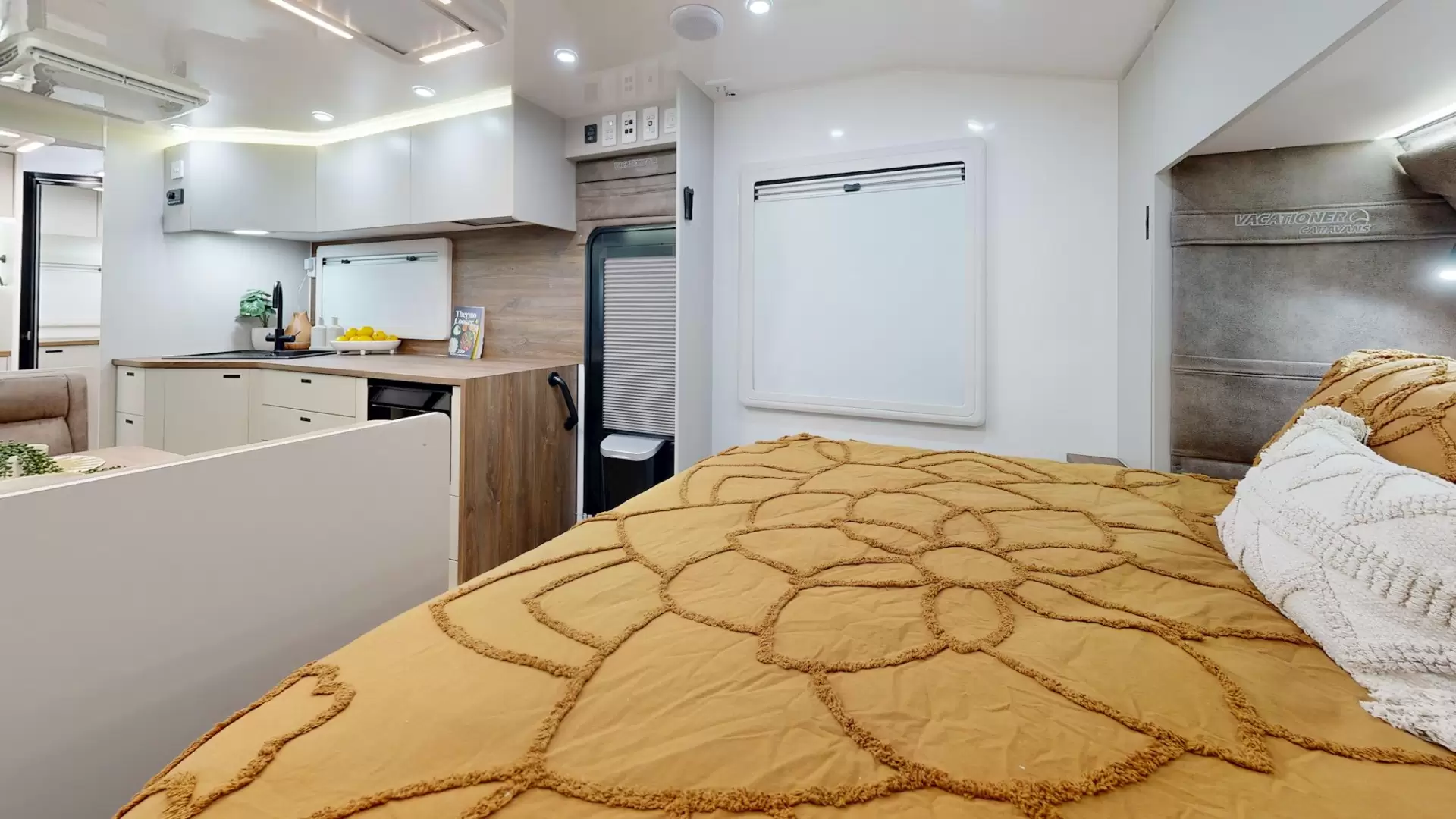 NEW 2025 VACATIONER CARAVANS ROUGH RIDER