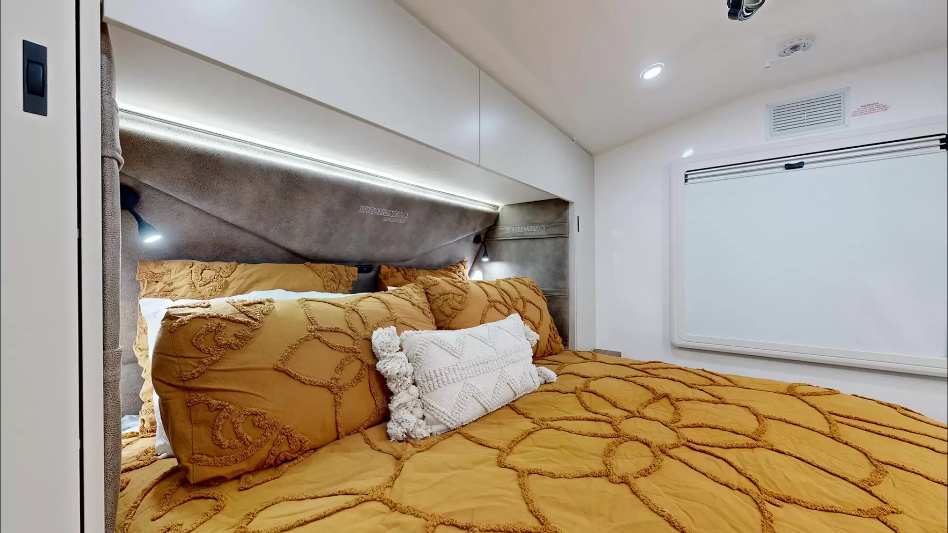 NEW 2025 VACATIONER CARAVANS ROUGH RIDER