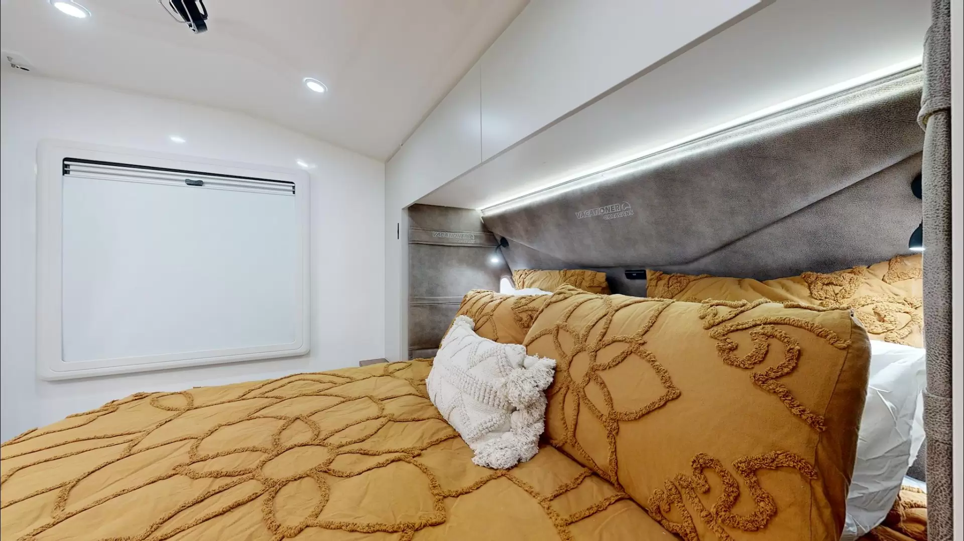 NEW 2025 VACATIONER CARAVANS ROUGH RIDER