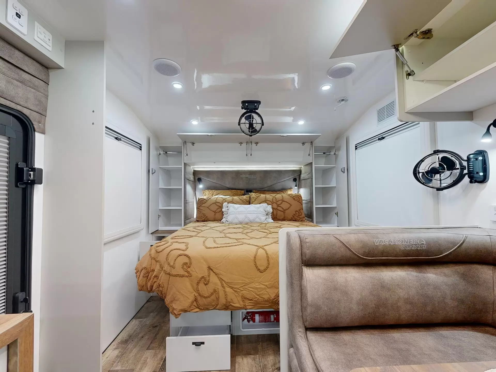 NEW 2025 VACATIONER CARAVANS ROUGH RIDER