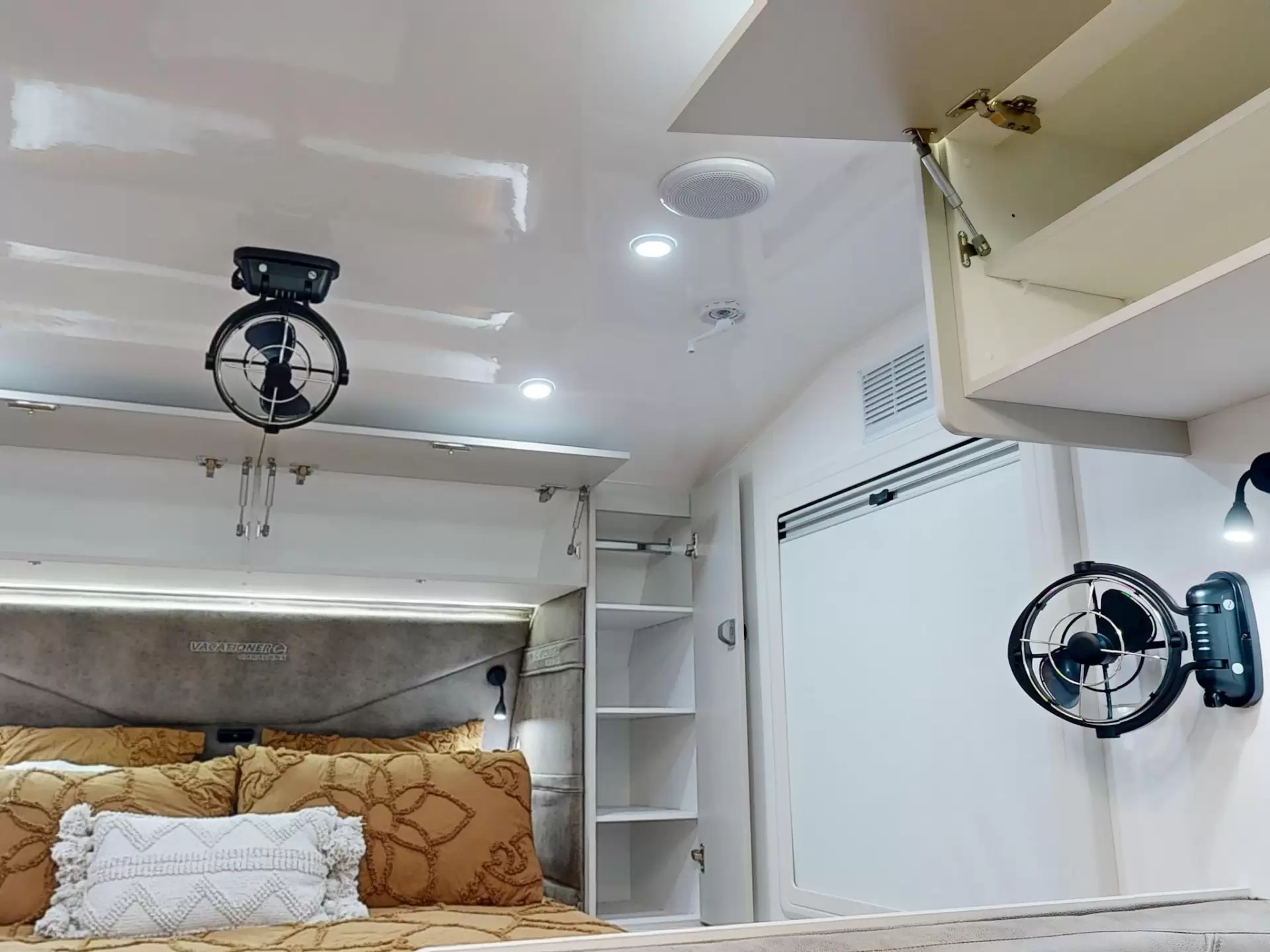 NEW 2025 VACATIONER CARAVANS ROUGH RIDER