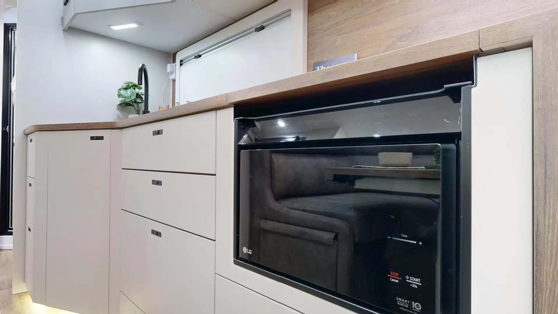 NEW 2025 VACATIONER CARAVANS ROUGH RIDER