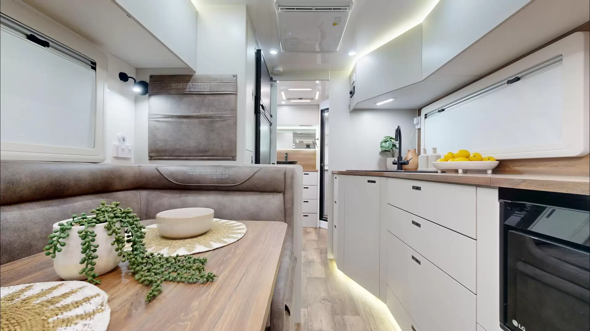 NEW 2025 VACATIONER CARAVANS ROUGH RIDER