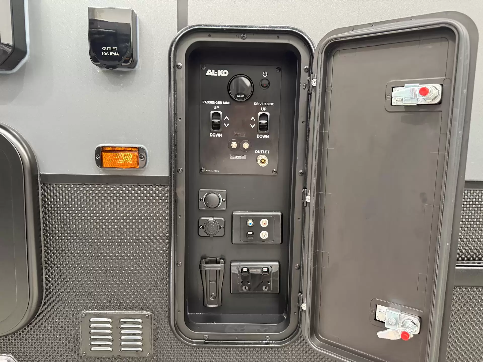 NEW 2025 VACATIONER CARAVANS ROUGH RIDER