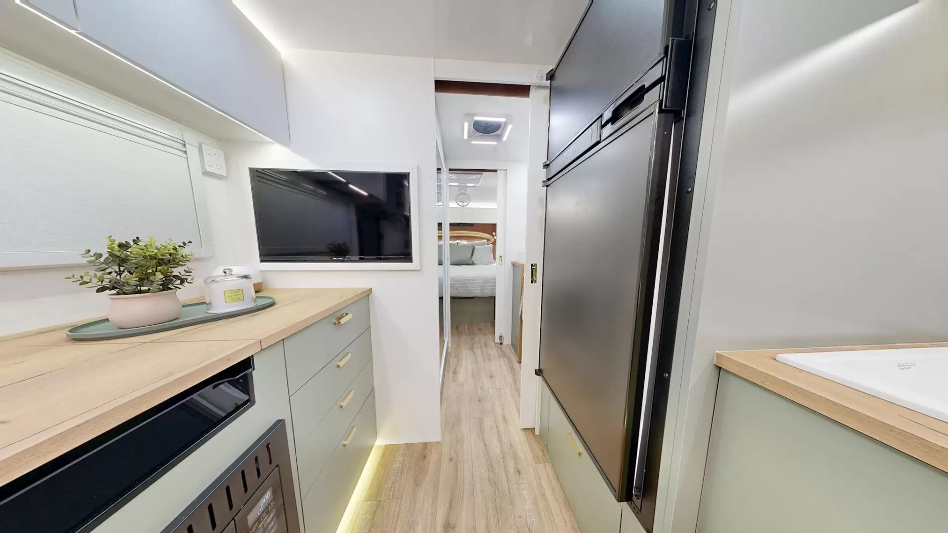 NEW 2026 VACATIONER CARAVANS ROUGH RIDER