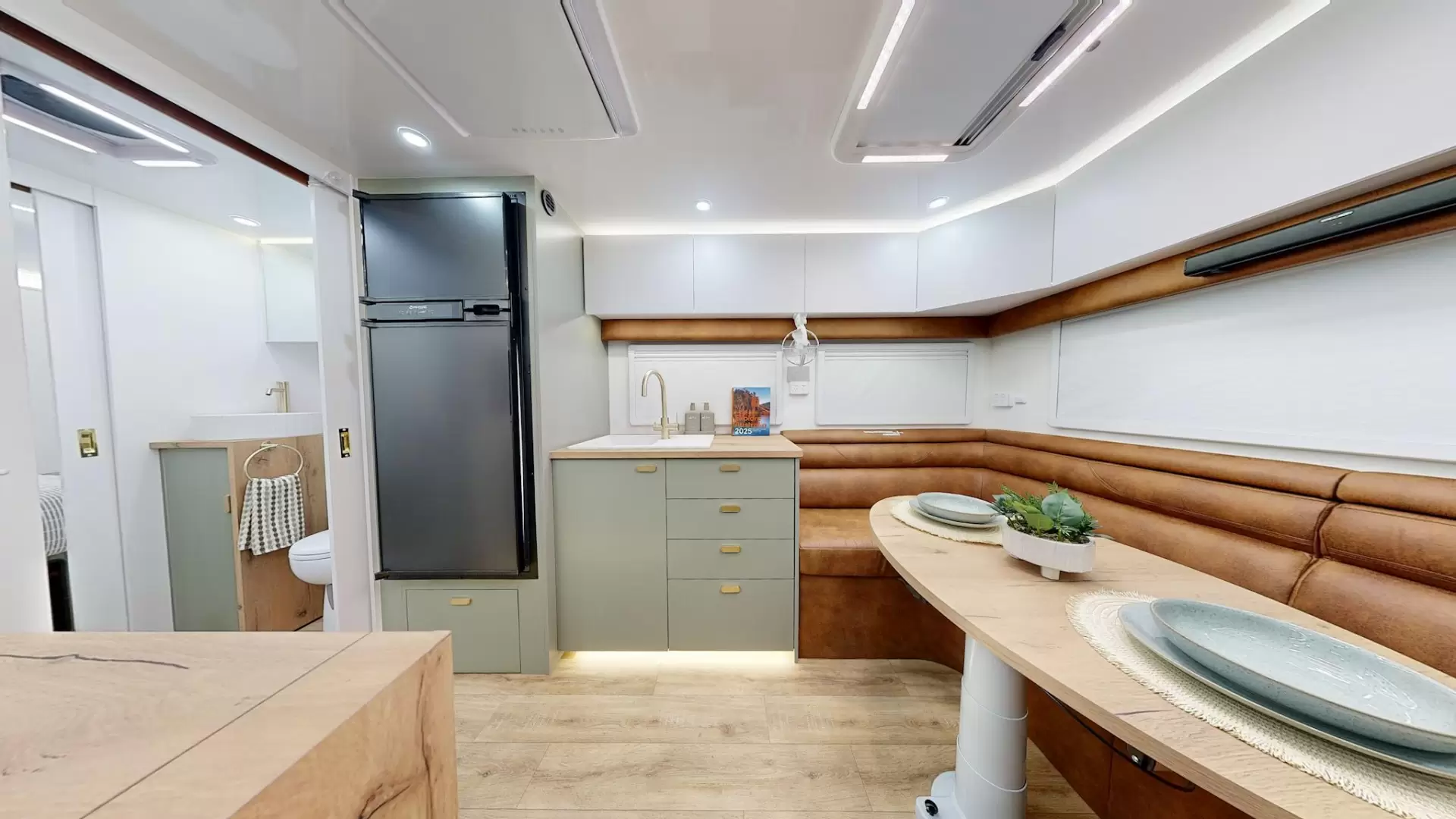 NEW 2026 VACATIONER CARAVANS ROUGH RIDER