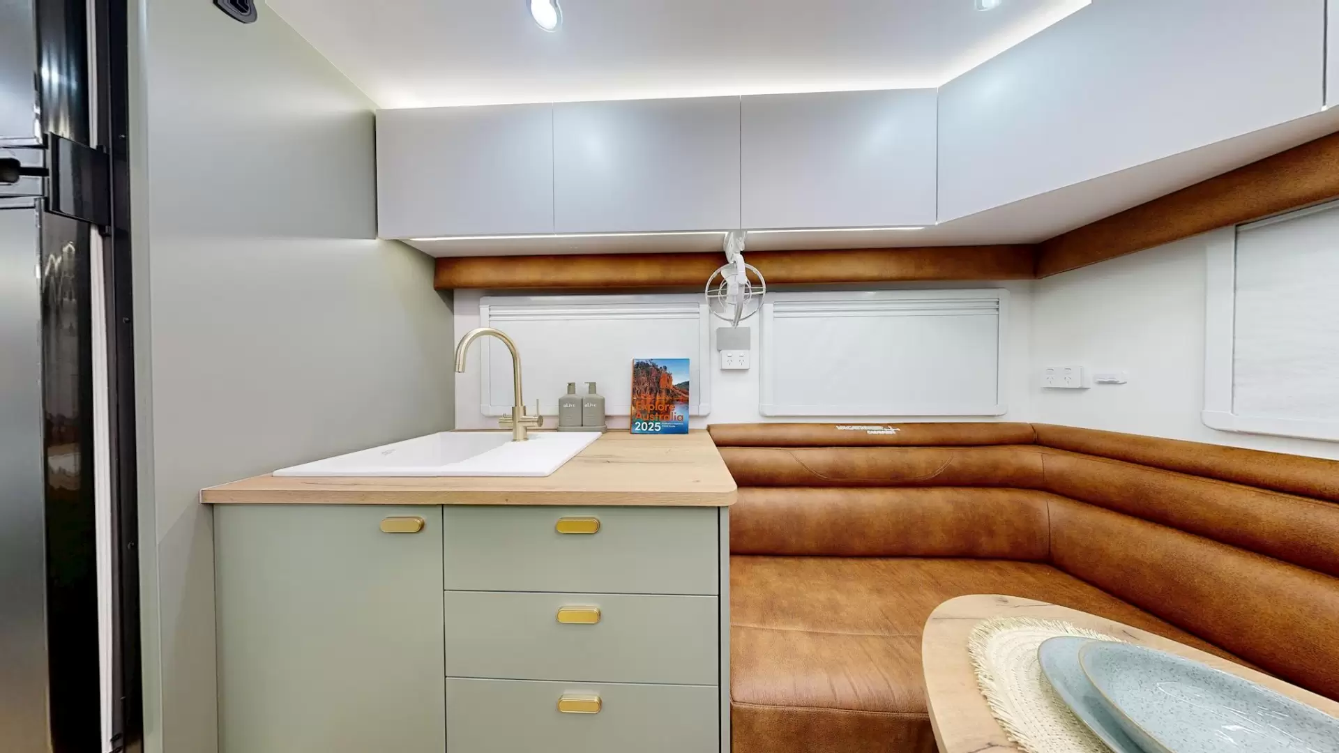 NEW 2026 VACATIONER CARAVANS ROUGH RIDER