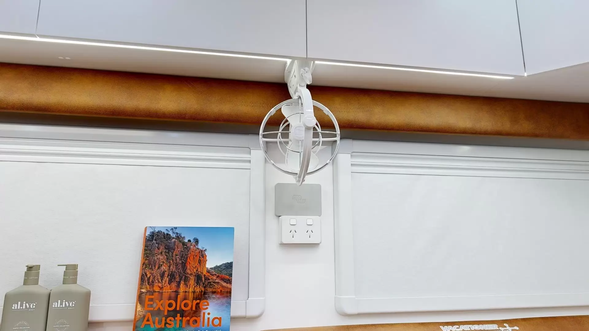 NEW 2026 VACATIONER CARAVANS ROUGH RIDER