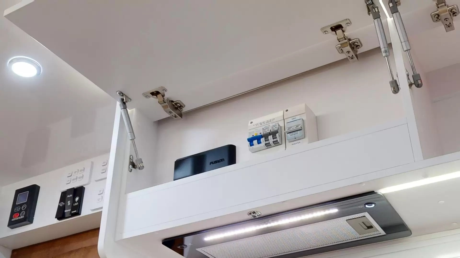 NEW 2026 VACATIONER CARAVANS ROUGH RIDER