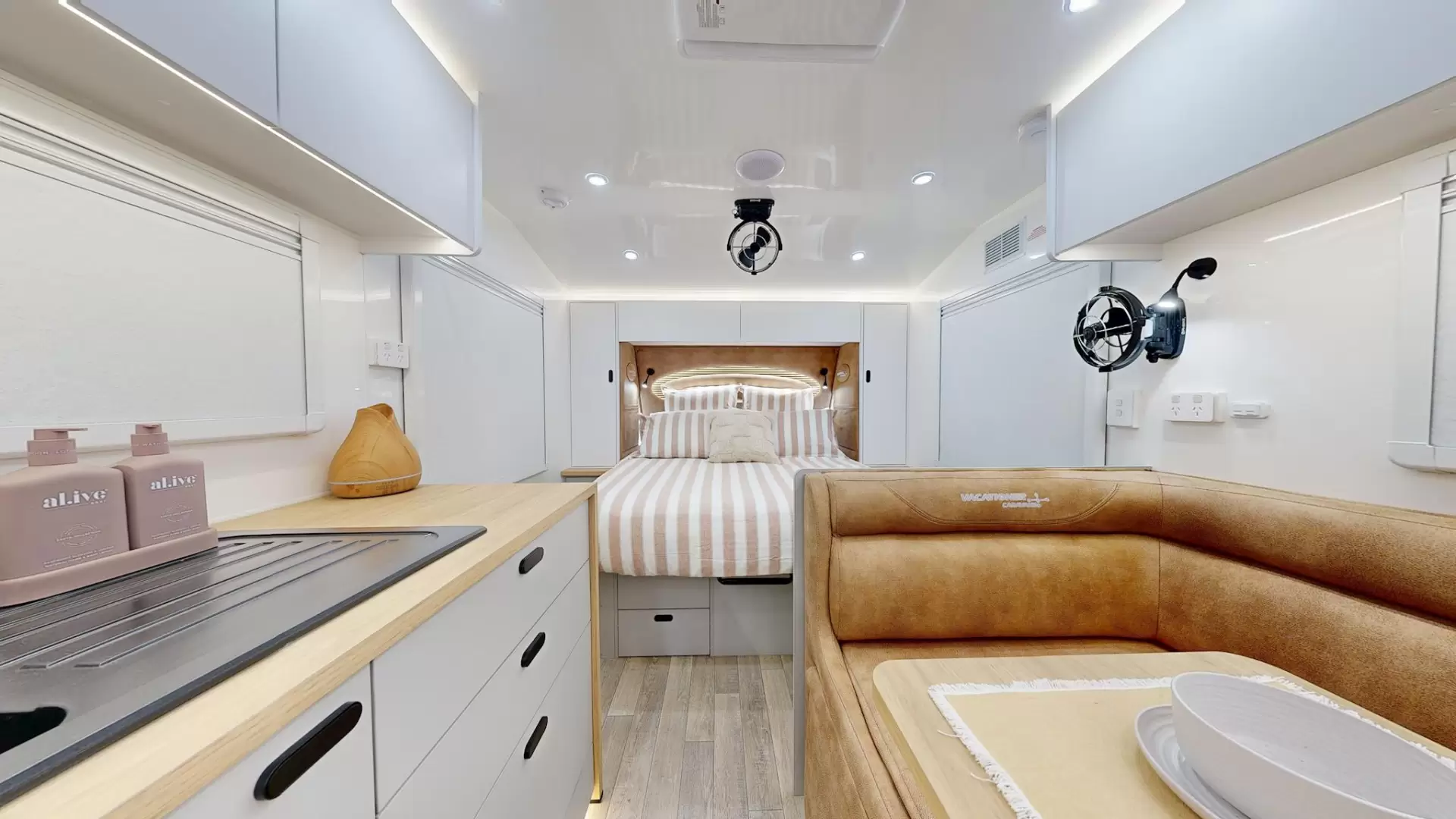 NEW 2026 VACATIONER CARAVANS ROUGH RIDER