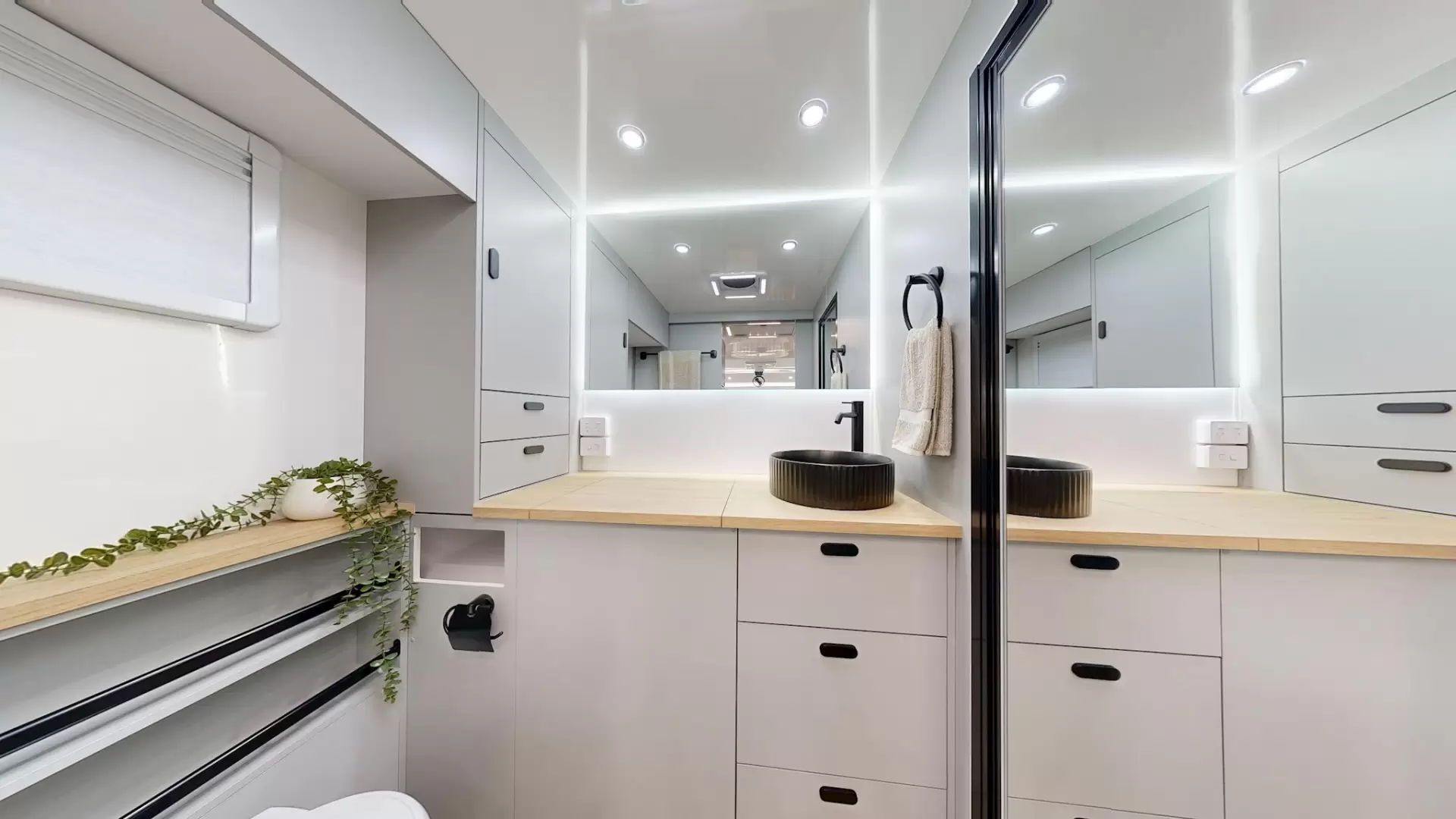 NEW 2026 VACATIONER CARAVANS ROUGH RIDER