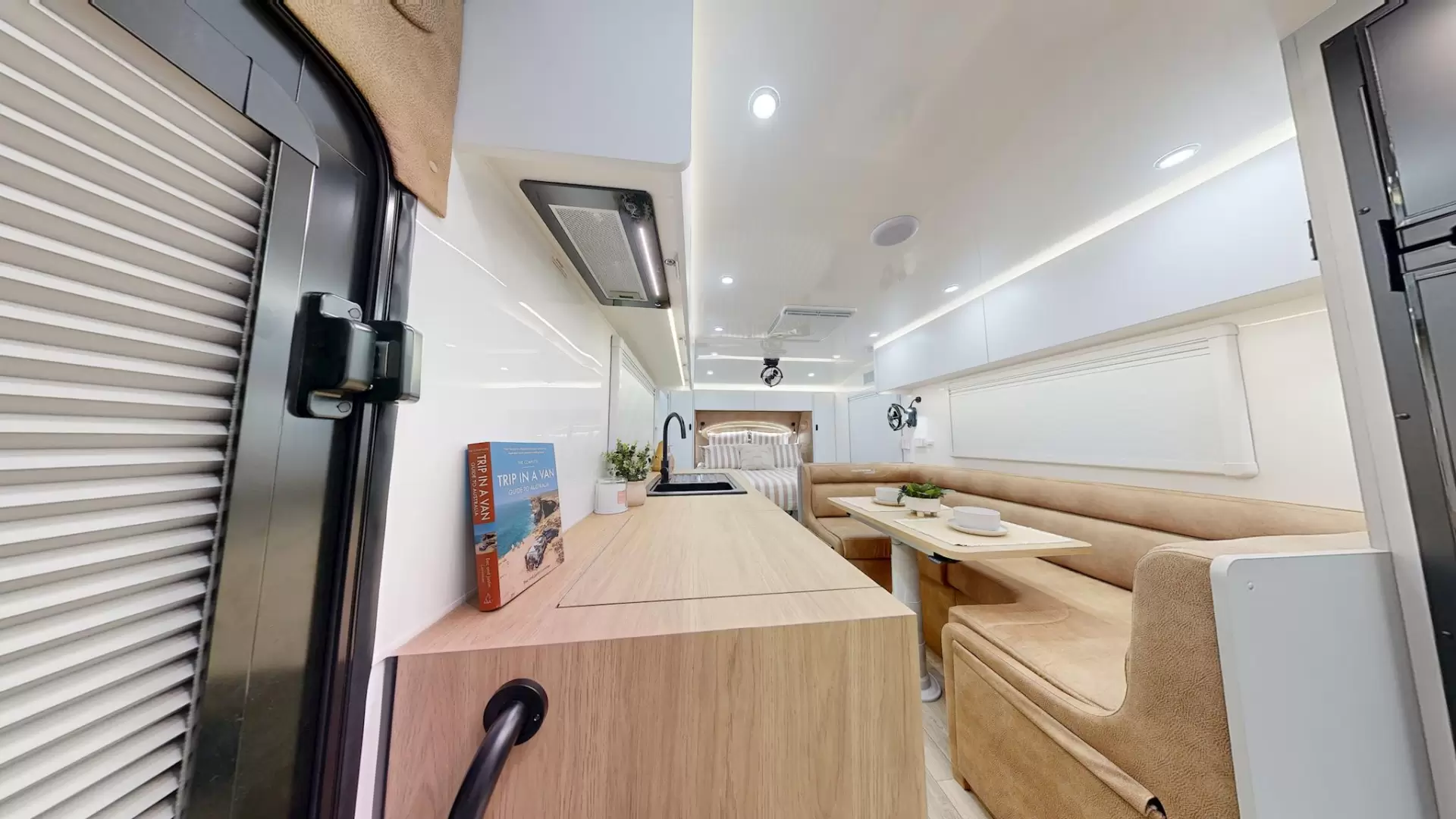 NEW 2026 VACATIONER CARAVANS ROUGH RIDER