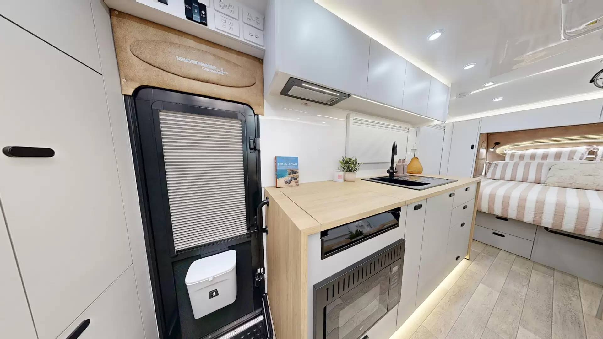 NEW 2026 VACATIONER CARAVANS ROUGH RIDER