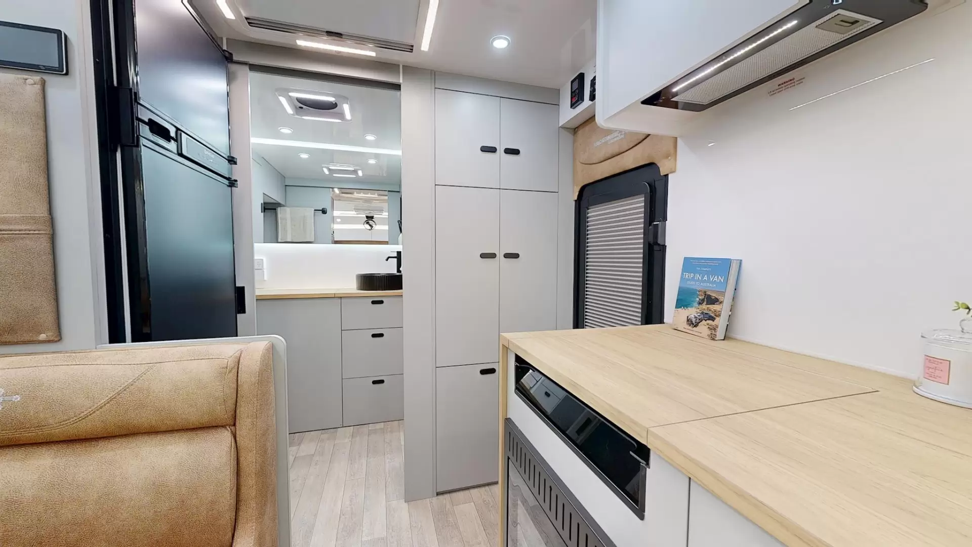 NEW 2026 VACATIONER CARAVANS ROUGH RIDER