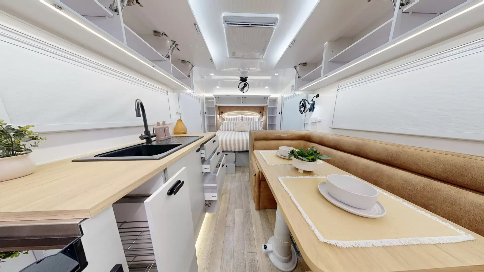 NEW 2026 VACATIONER CARAVANS ROUGH RIDER