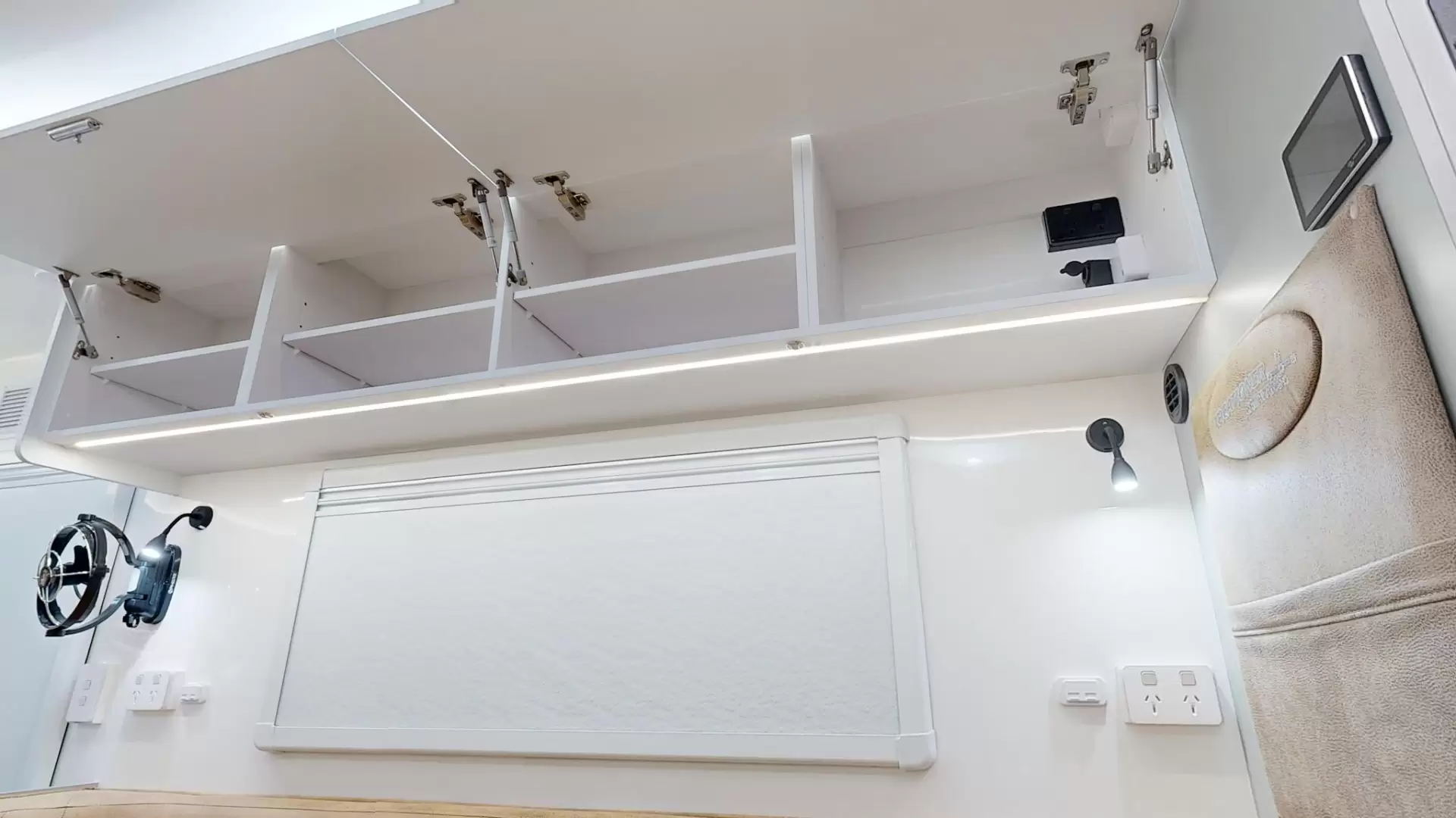 NEW 2026 VACATIONER CARAVANS ROUGH RIDER