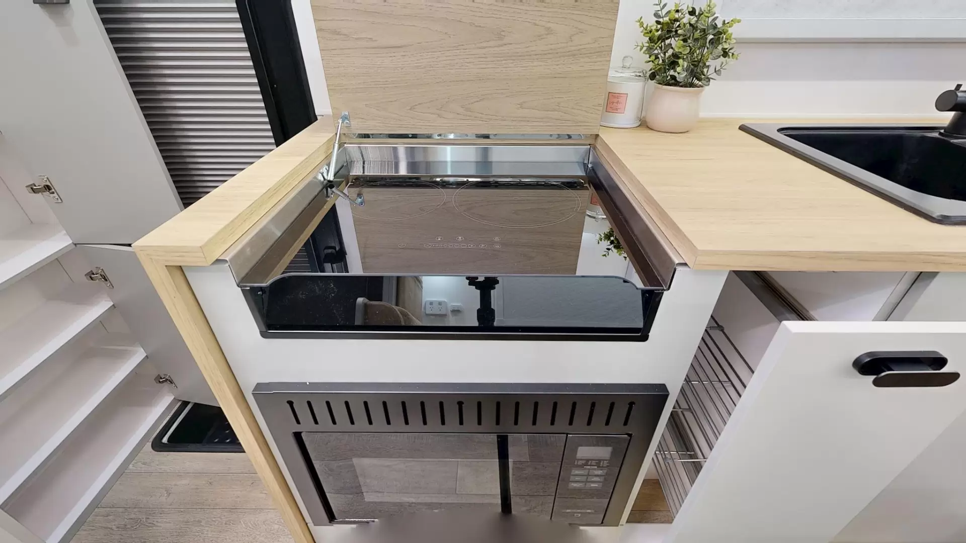 NEW 2026 VACATIONER CARAVANS ROUGH RIDER