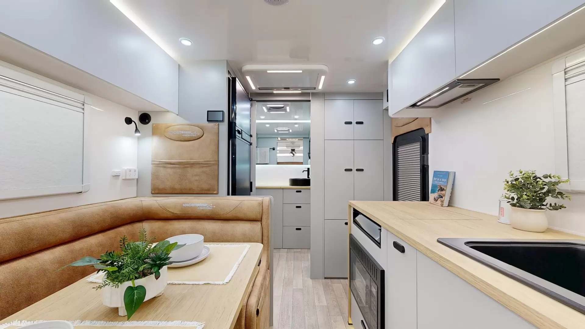 NEW 2026 VACATIONER CARAVANS ROUGH RIDER