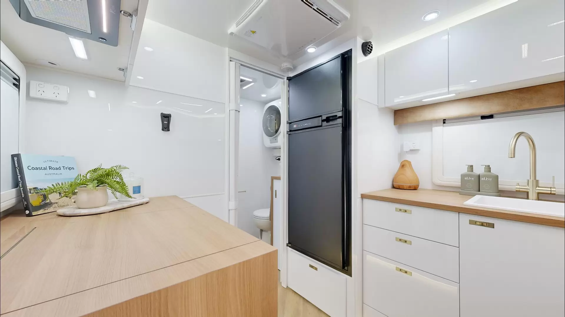 NEW 2025 VACATIONER CARAVANS BANTAM