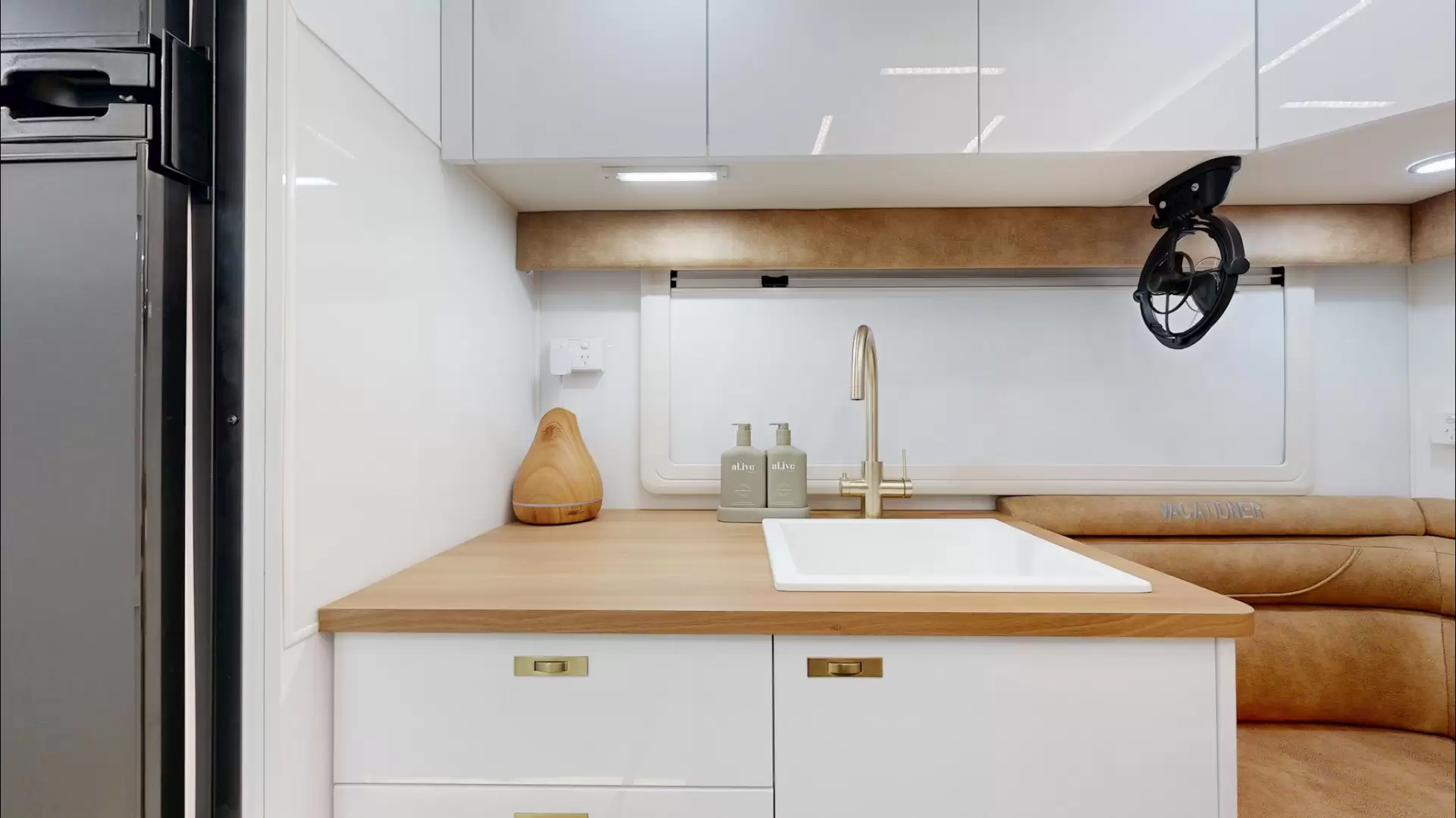 NEW 2025 VACATIONER CARAVANS BANTAM