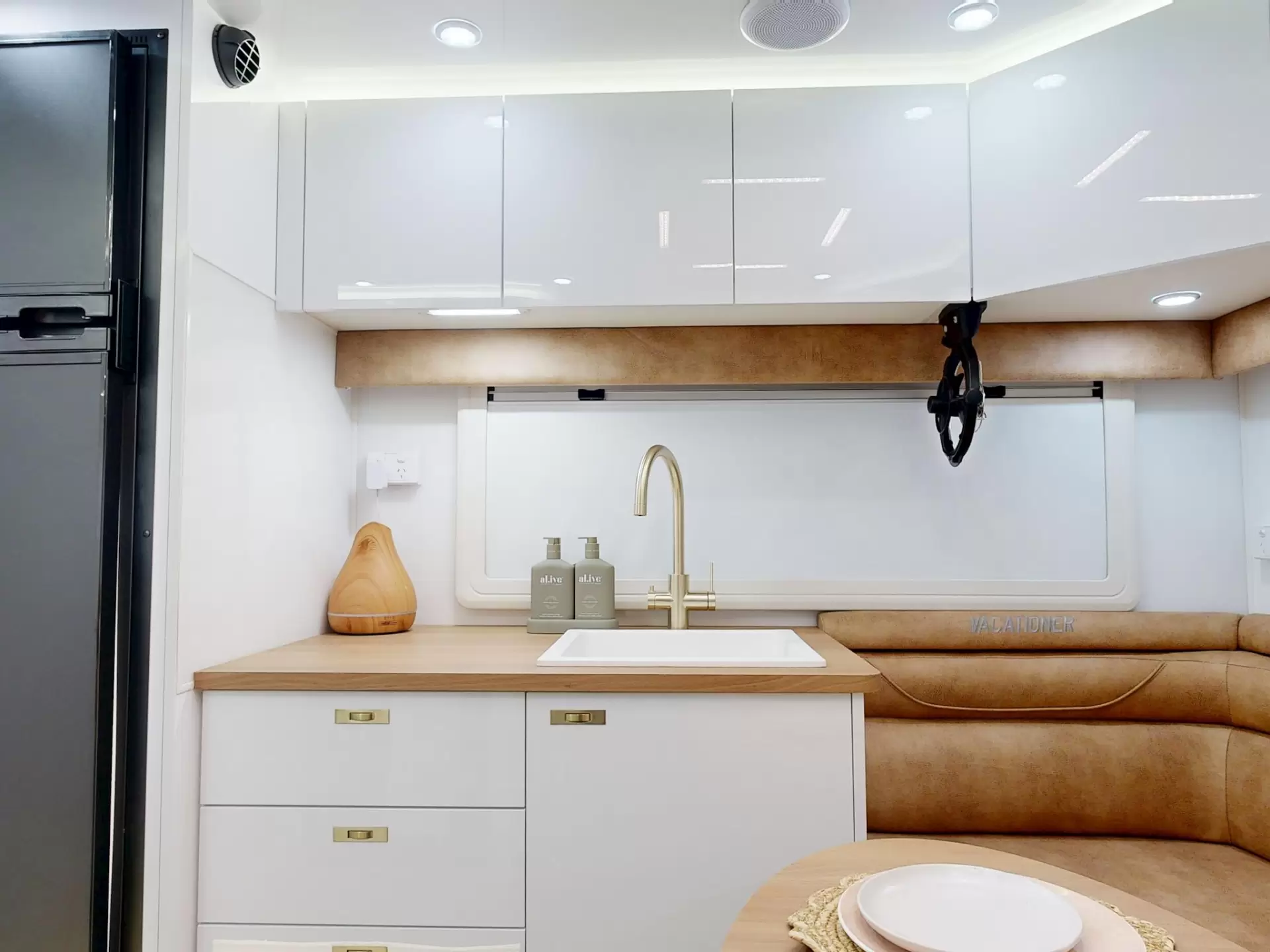 NEW 2025 VACATIONER CARAVANS BANTAM