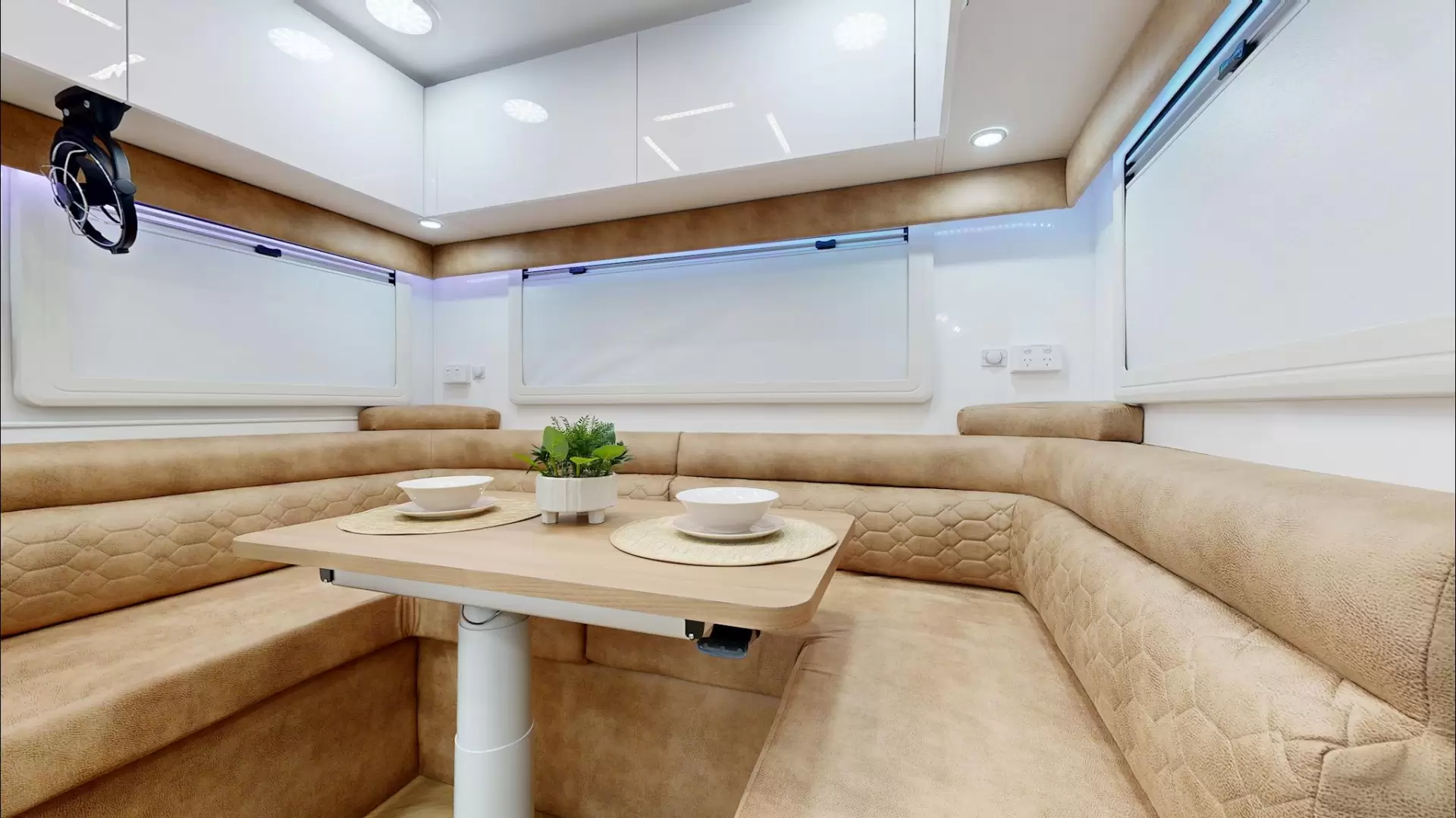 NEW 2025 VACATIONER CARAVANS ENDURA