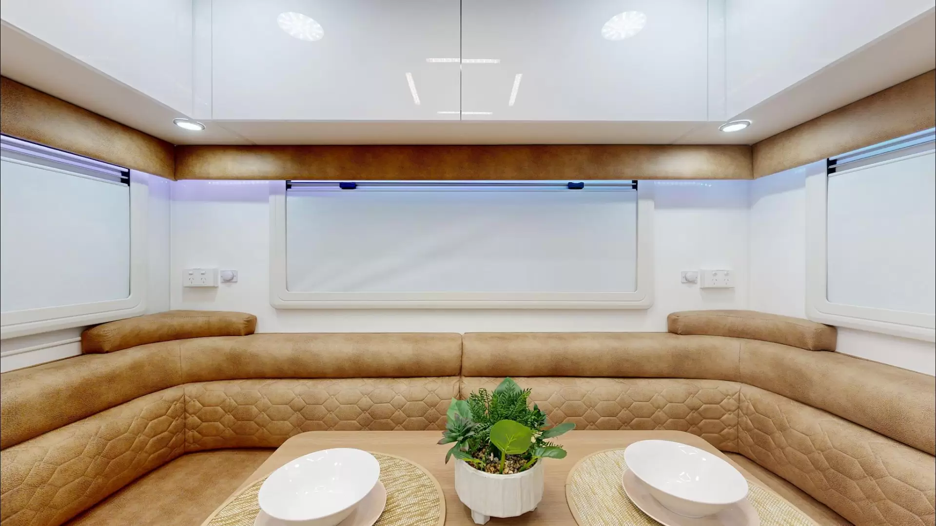 NEW 2025 VACATIONER CARAVANS ENDURA