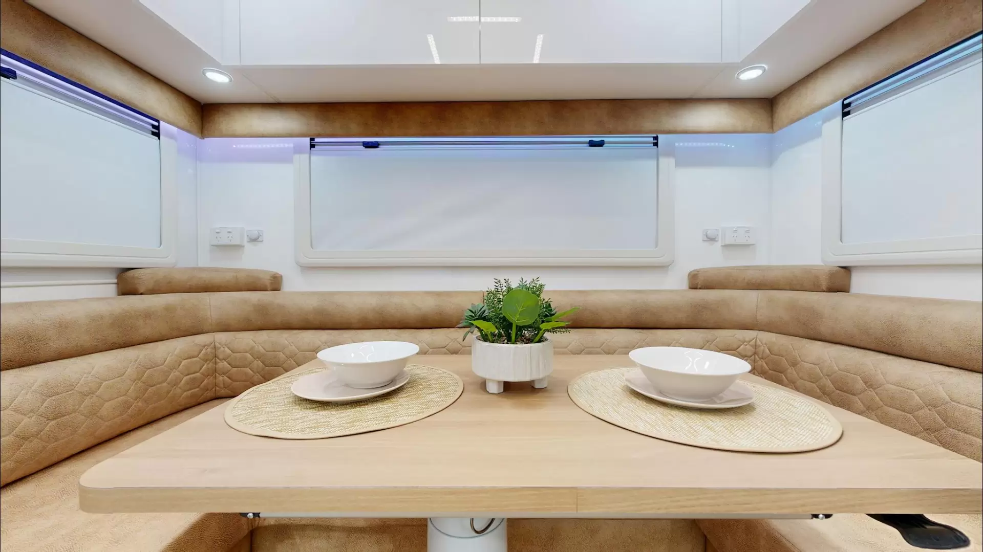 NEW 2025 VACATIONER CARAVANS ENDURA