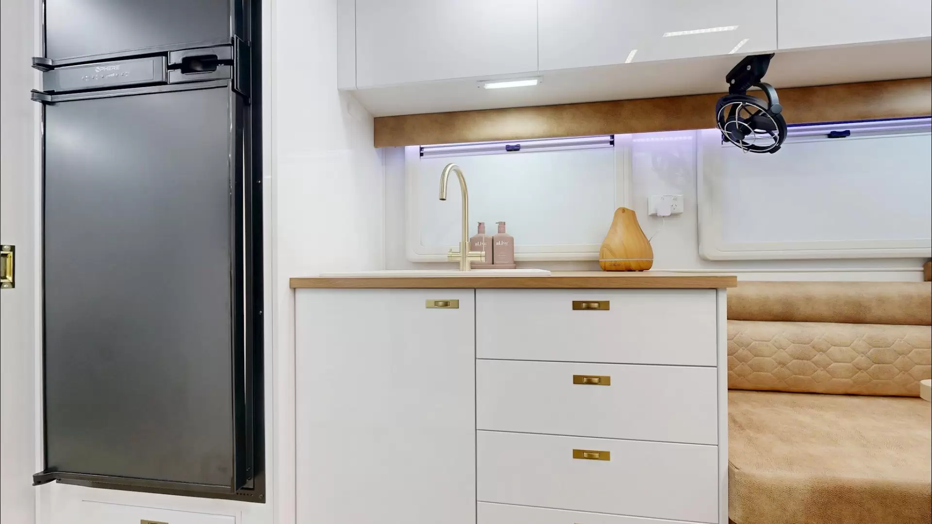 NEW 2025 VACATIONER CARAVANS ENDURA