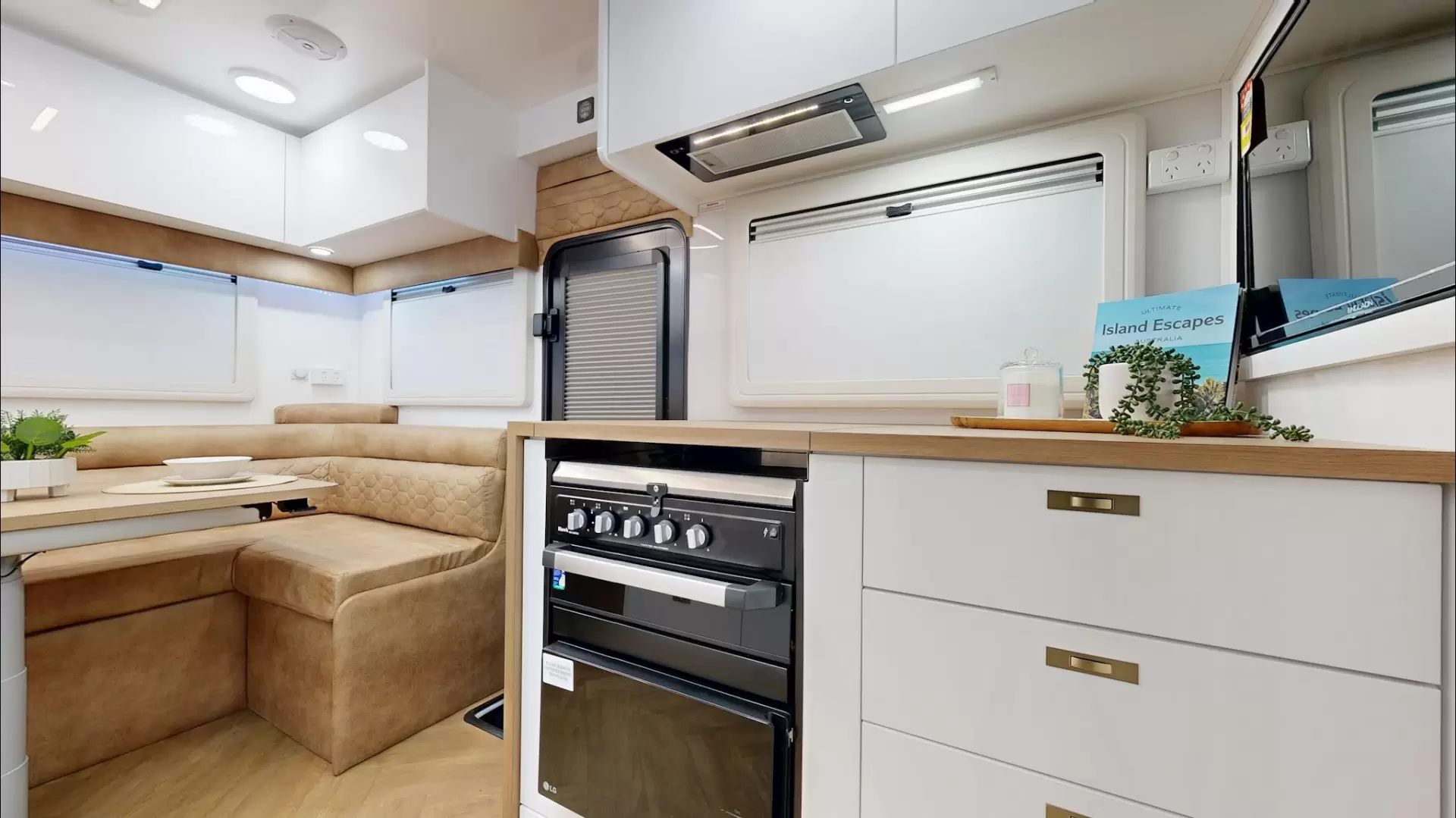 NEW 2025 VACATIONER CARAVANS ENDURA