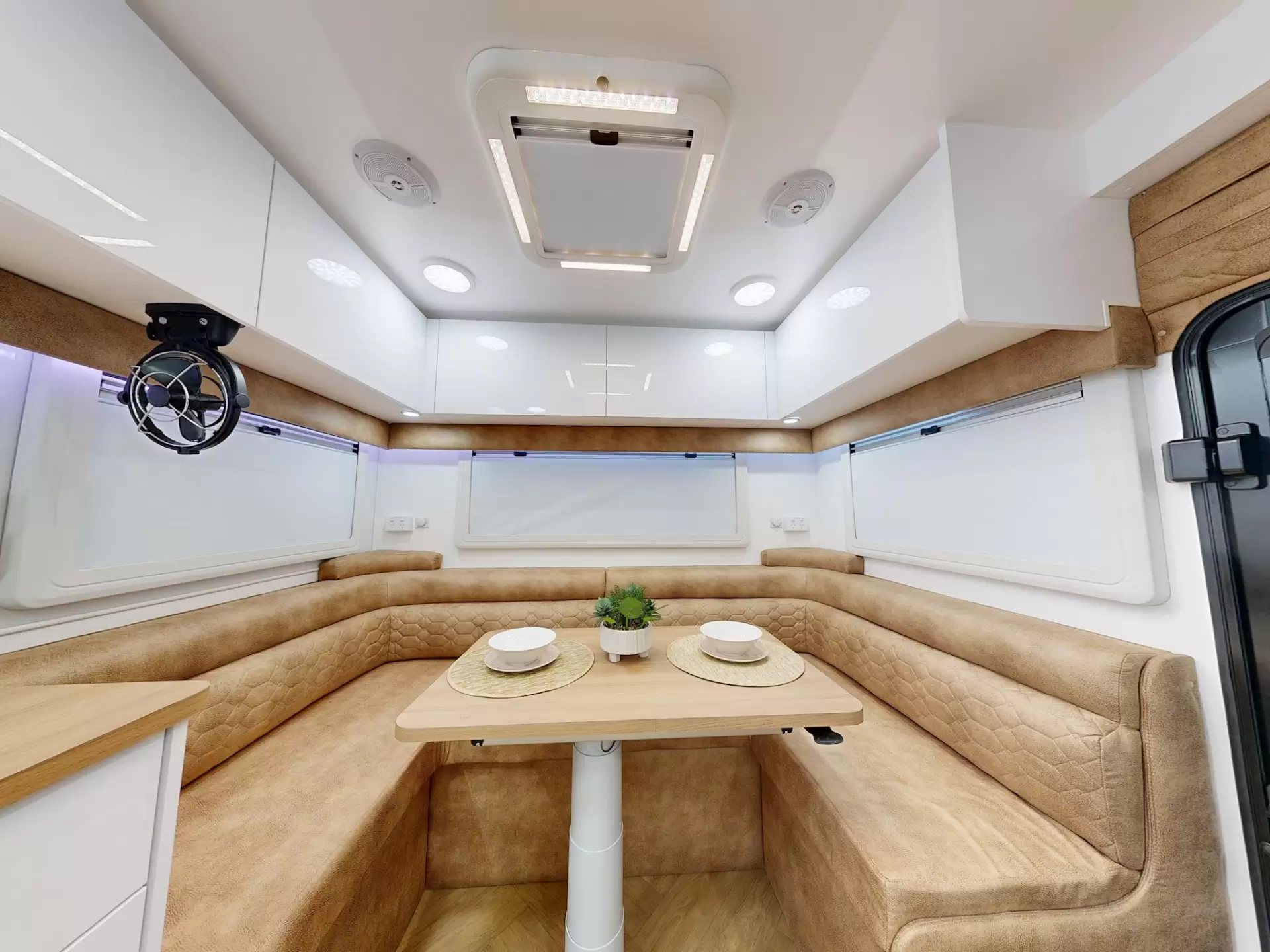 NEW 2025 VACATIONER CARAVANS ENDURA