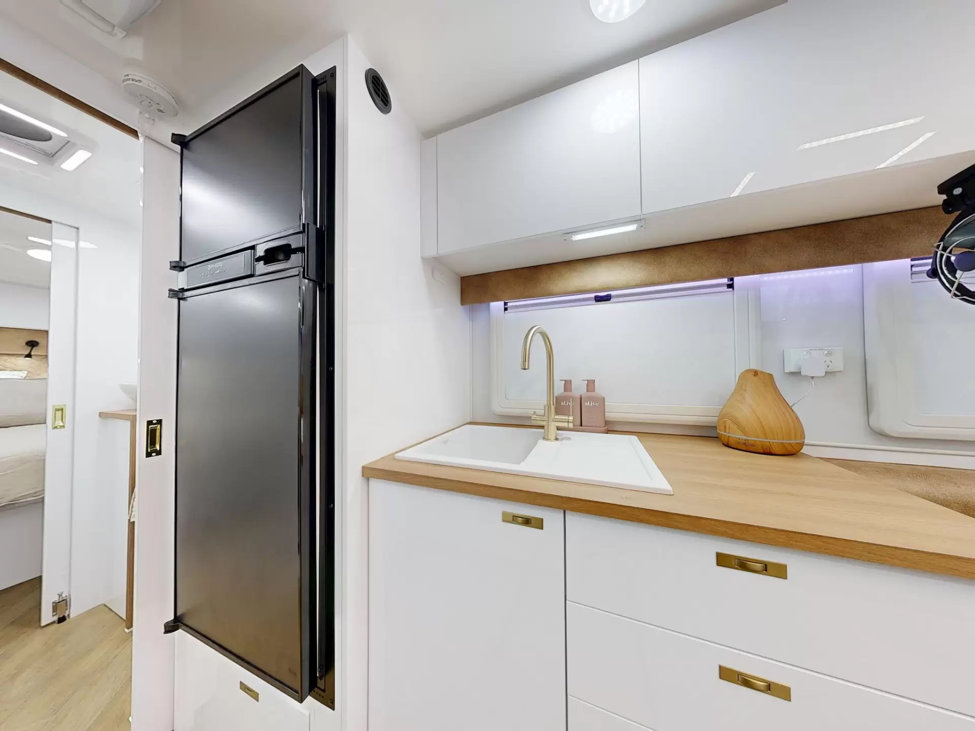 NEW 2025 VACATIONER CARAVANS ENDURA