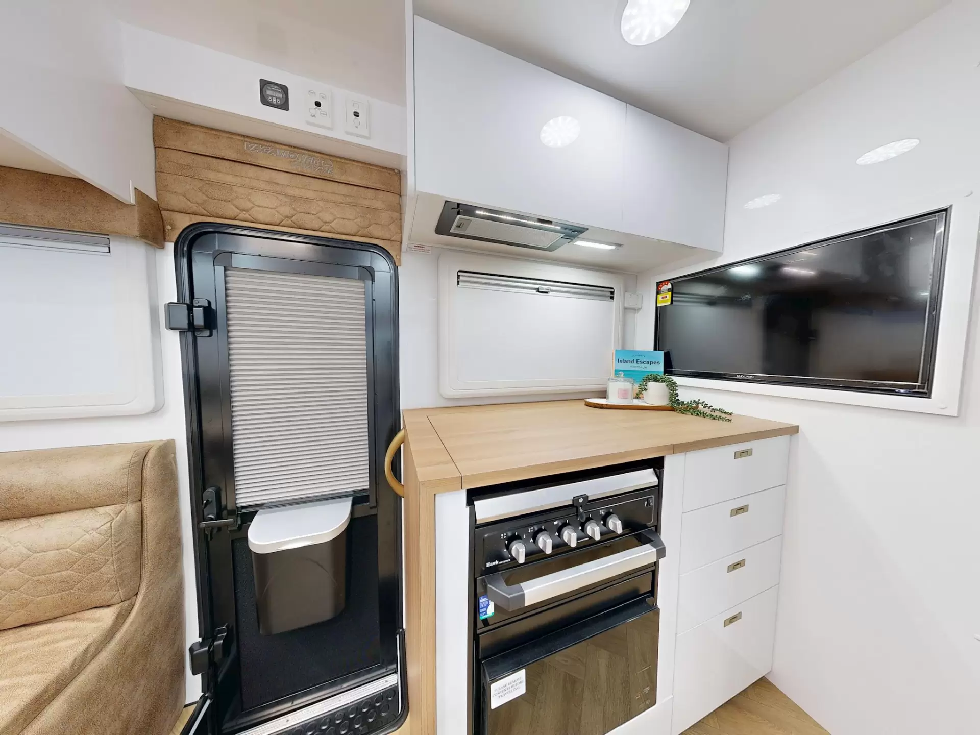 NEW 2025 VACATIONER CARAVANS ENDURA