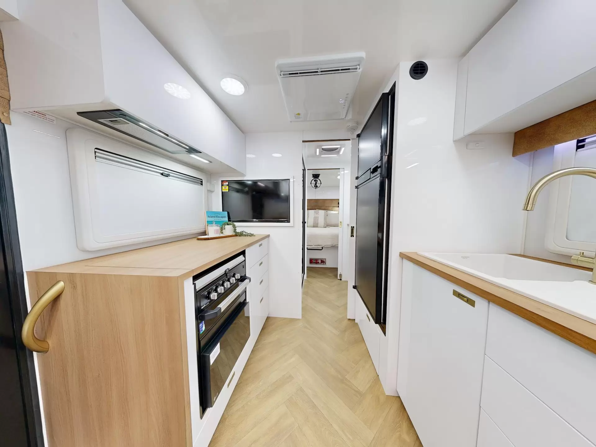 NEW 2025 VACATIONER CARAVANS ENDURA