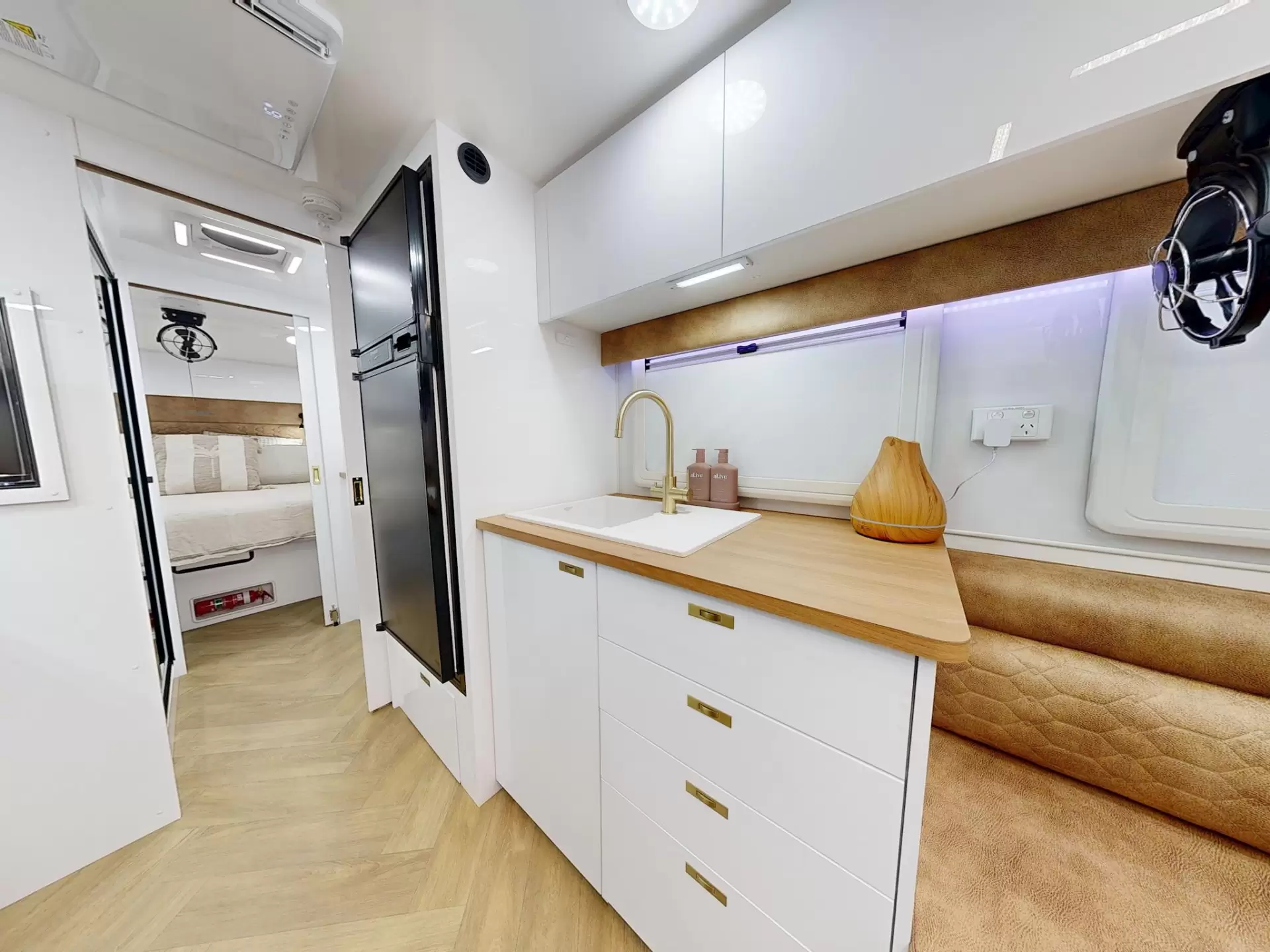 NEW 2025 VACATIONER CARAVANS ENDURA