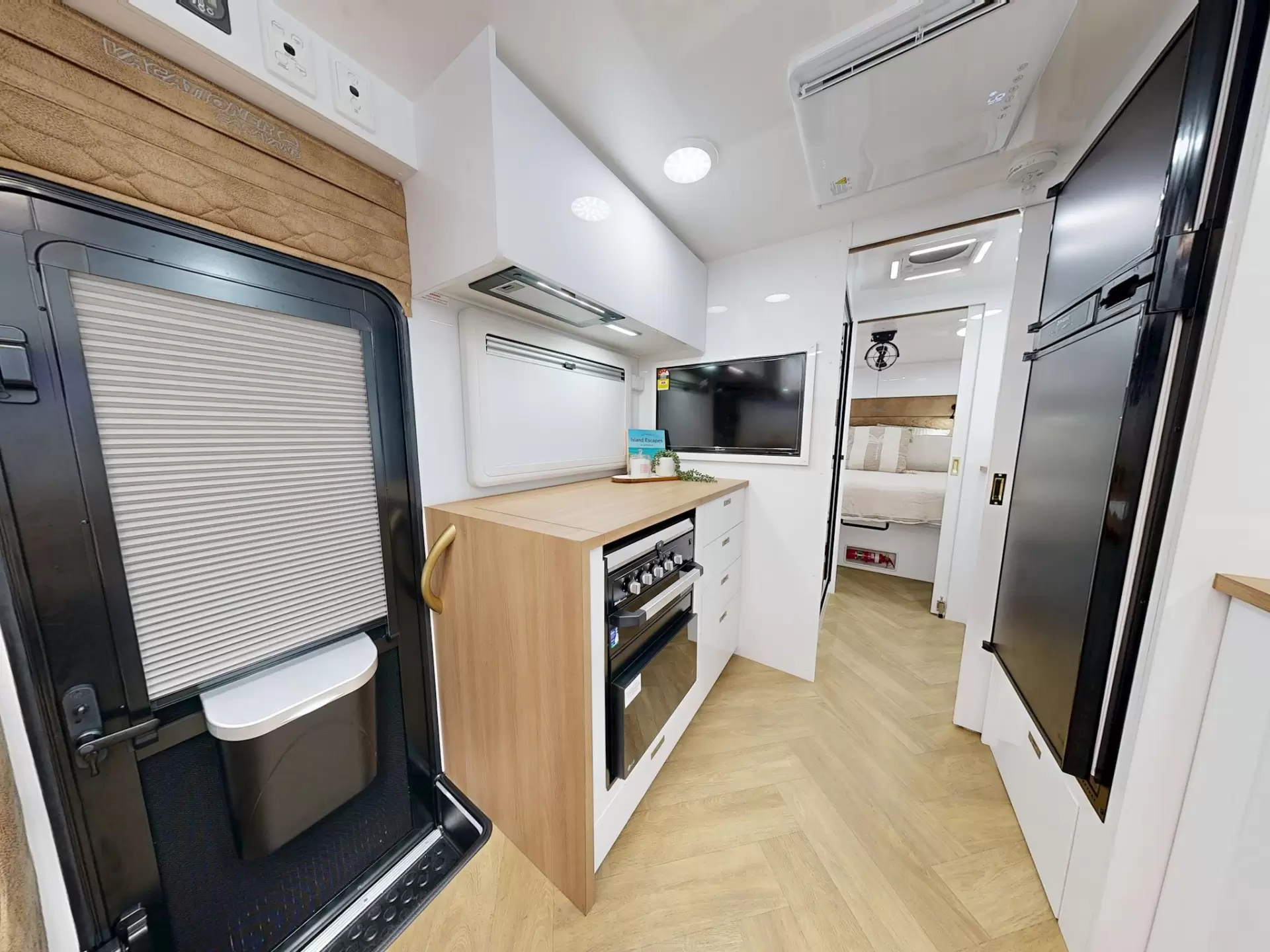NEW 2025 VACATIONER CARAVANS ENDURA