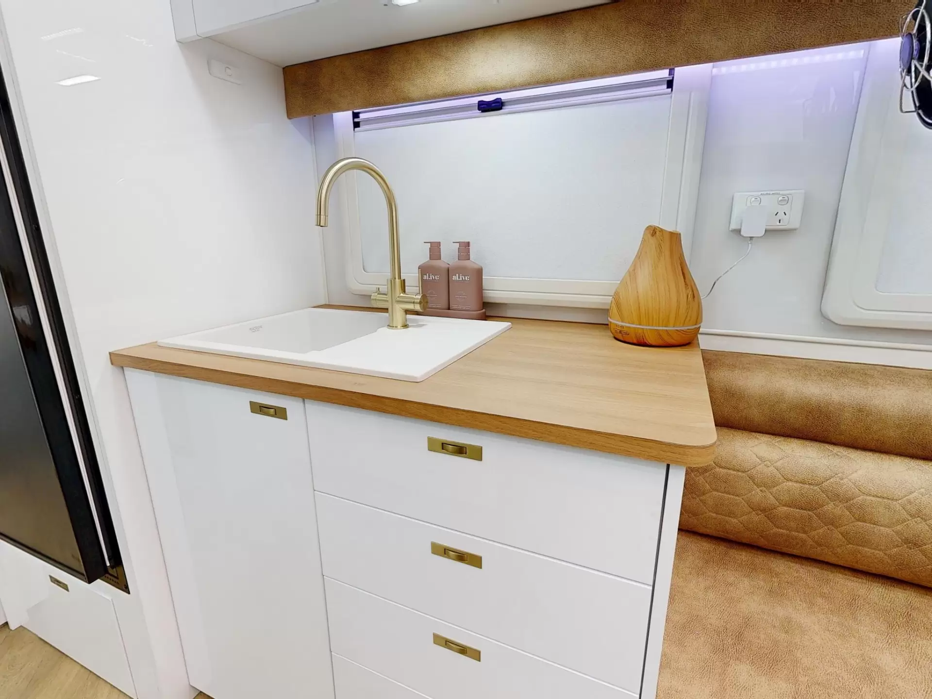 NEW 2025 VACATIONER CARAVANS ENDURA