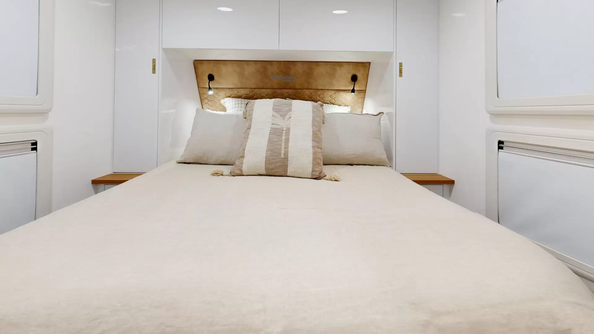 NEW 2025 VACATIONER CARAVANS ENDURA