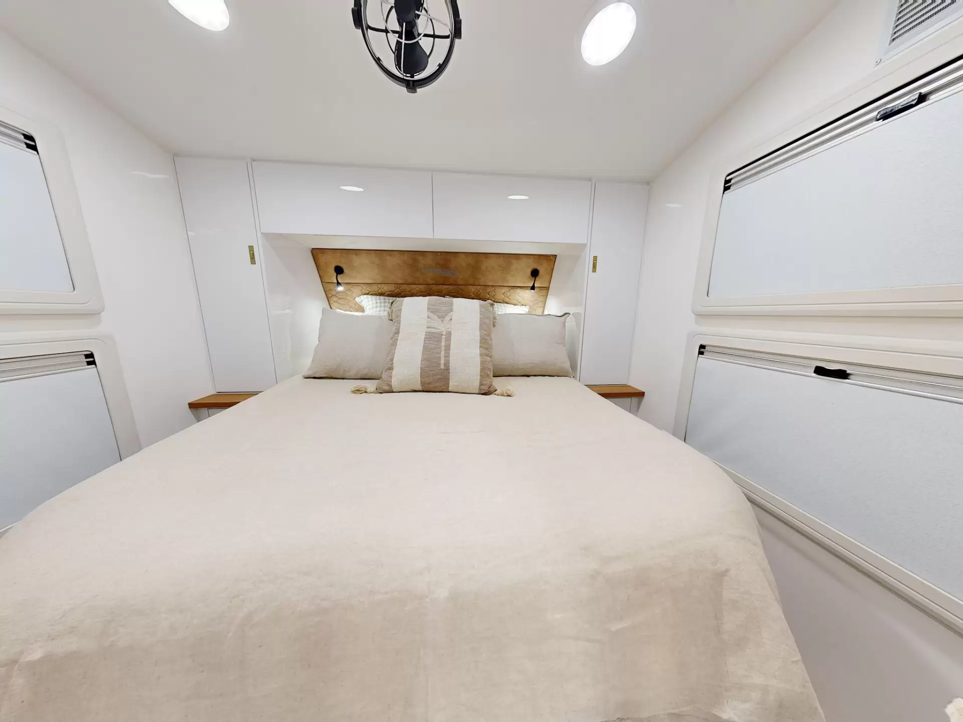NEW 2025 VACATIONER CARAVANS ENDURA