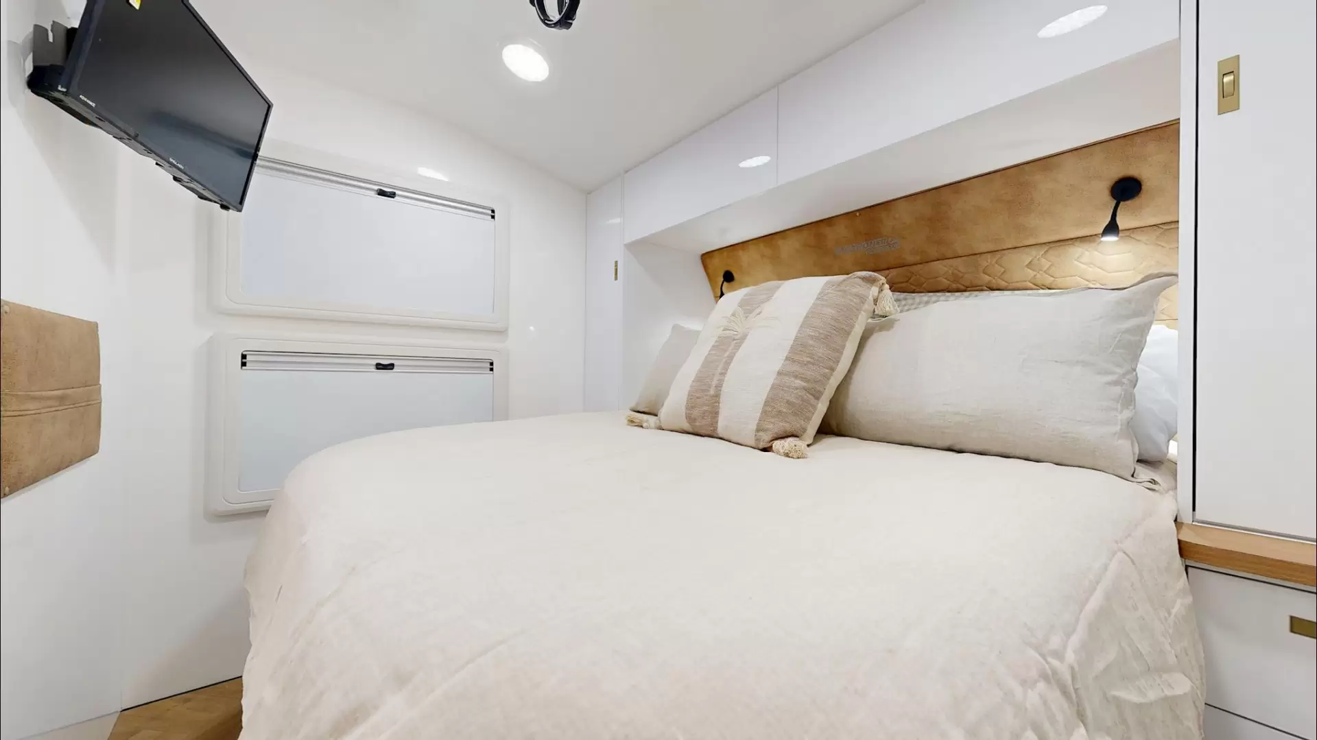 NEW 2025 VACATIONER CARAVANS ENDURA