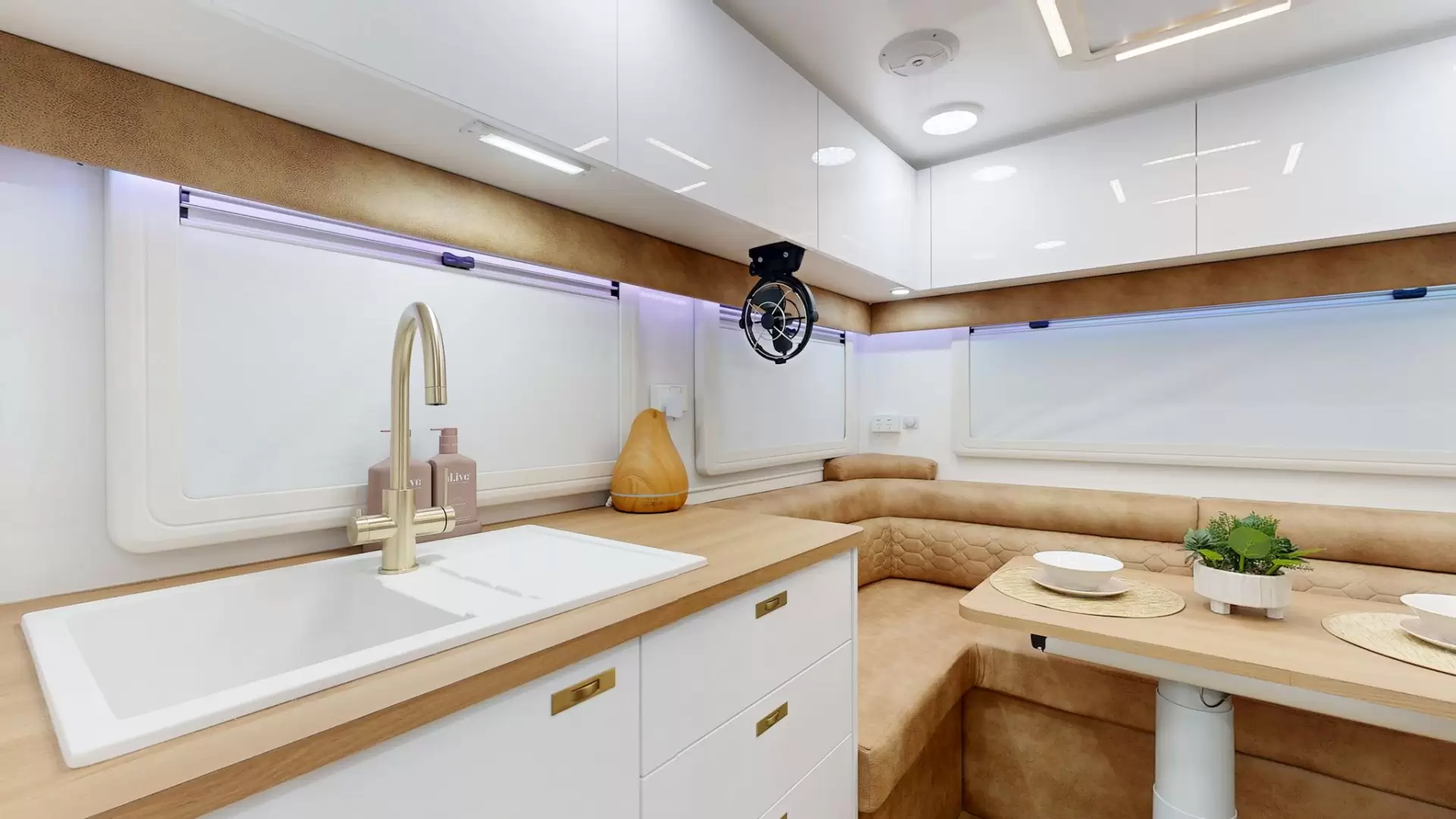 NEW 2025 VACATIONER CARAVANS ENDURA