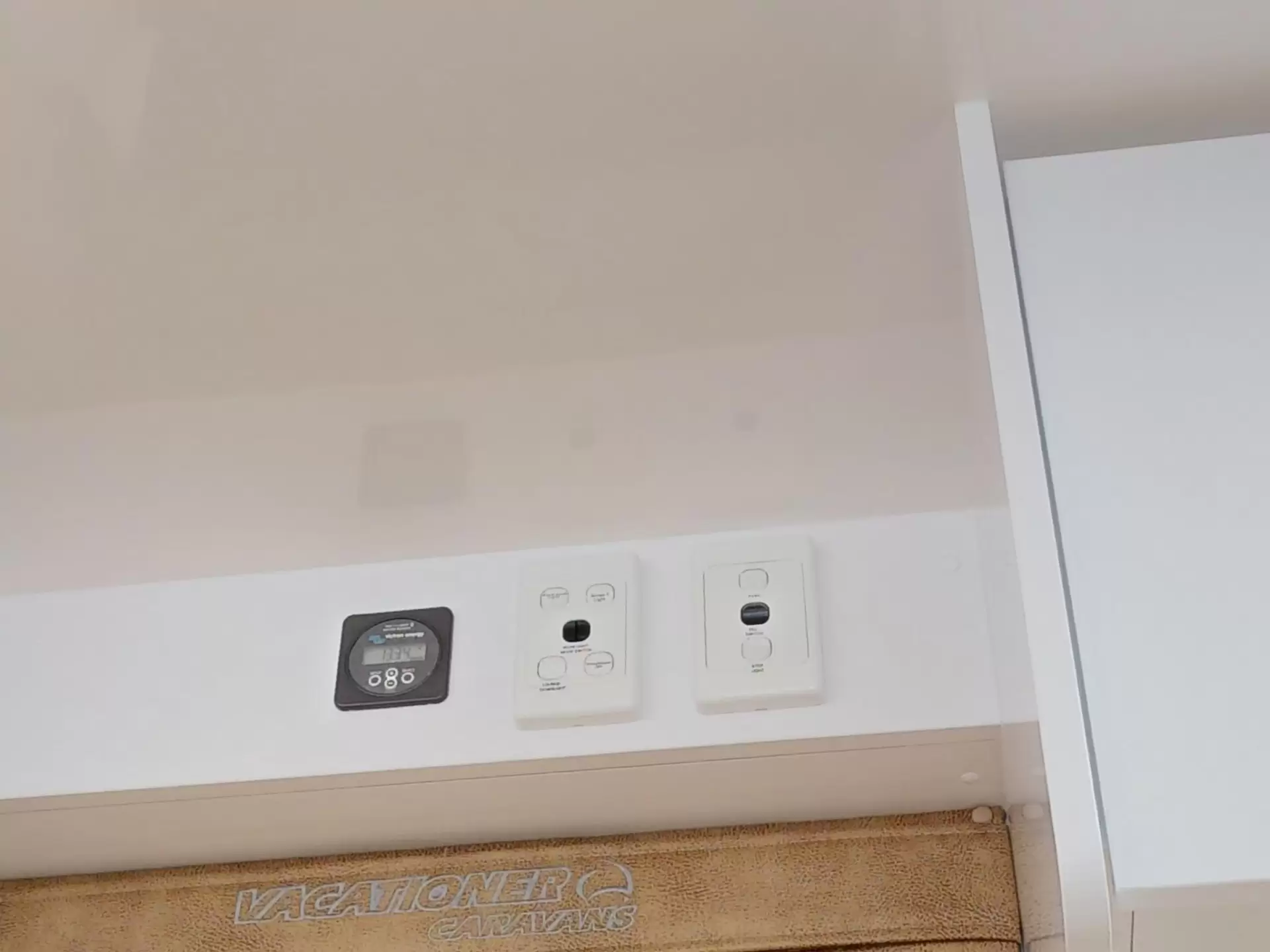 NEW 2025 VACATIONER CARAVANS ENDURA