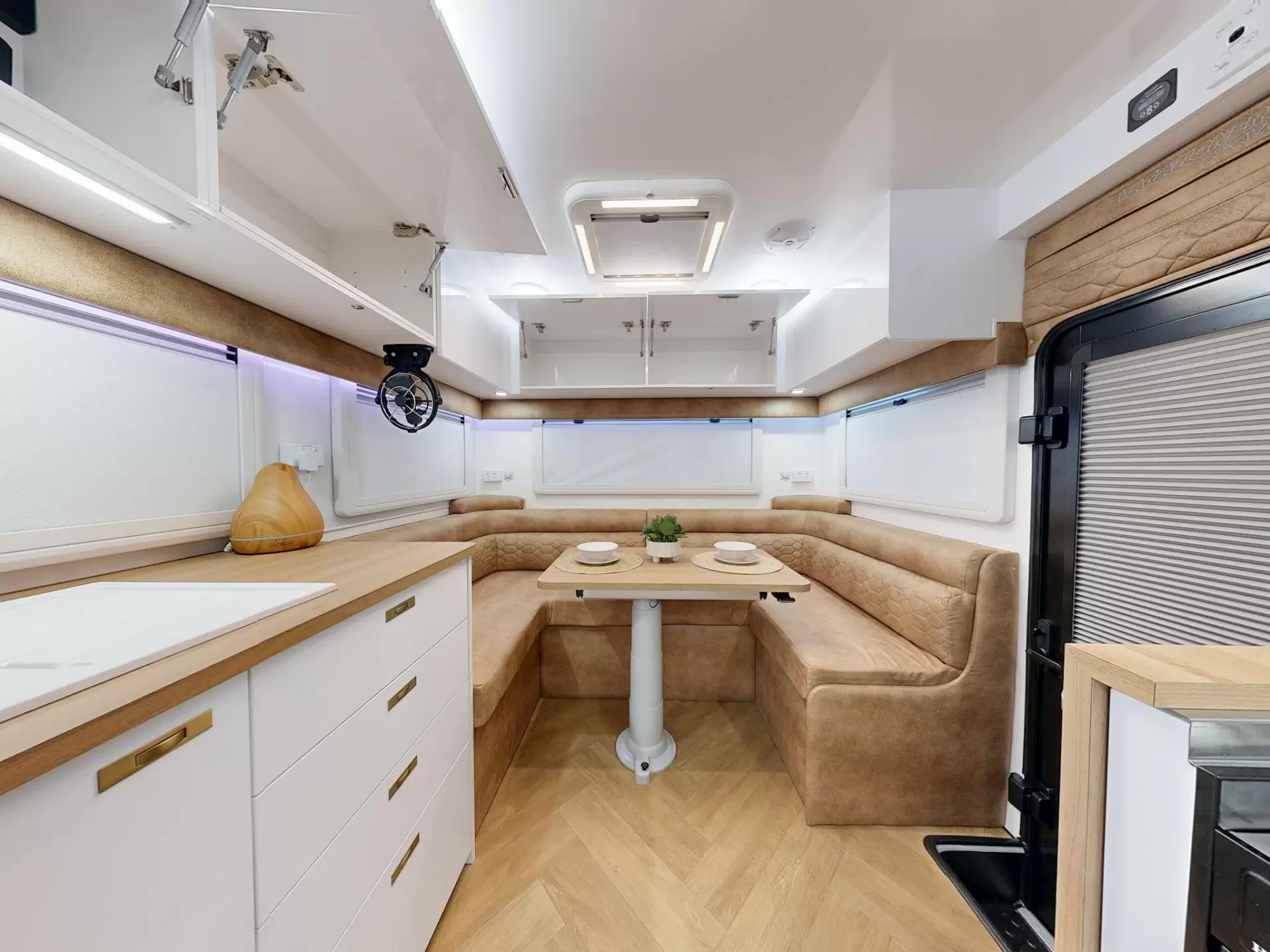 NEW 2025 VACATIONER CARAVANS ENDURA