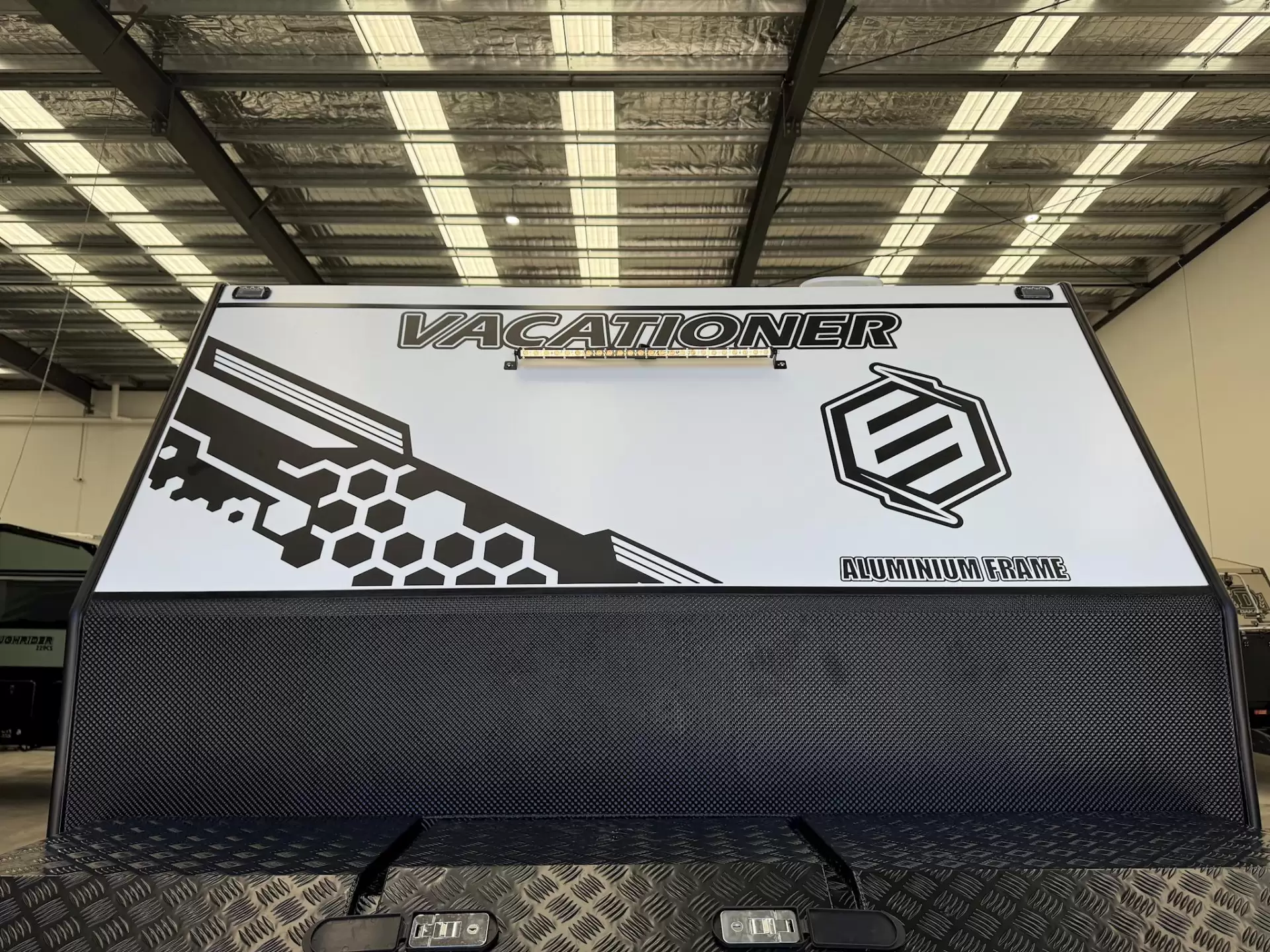 NEW 2025 VACATIONER CARAVANS ENDURA