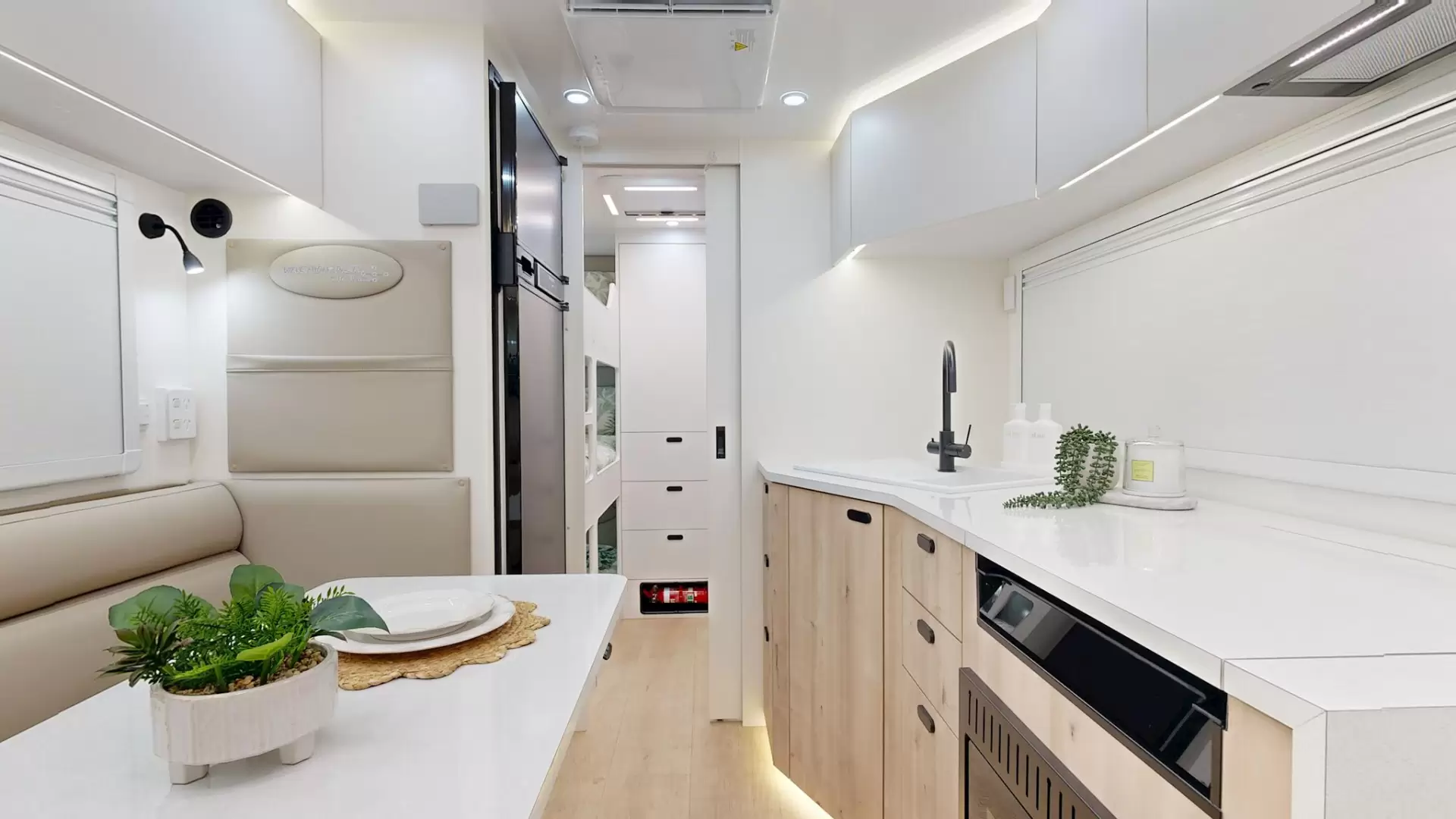 NEW 2026 VACATIONER CARAVANS ROUGH RIDER