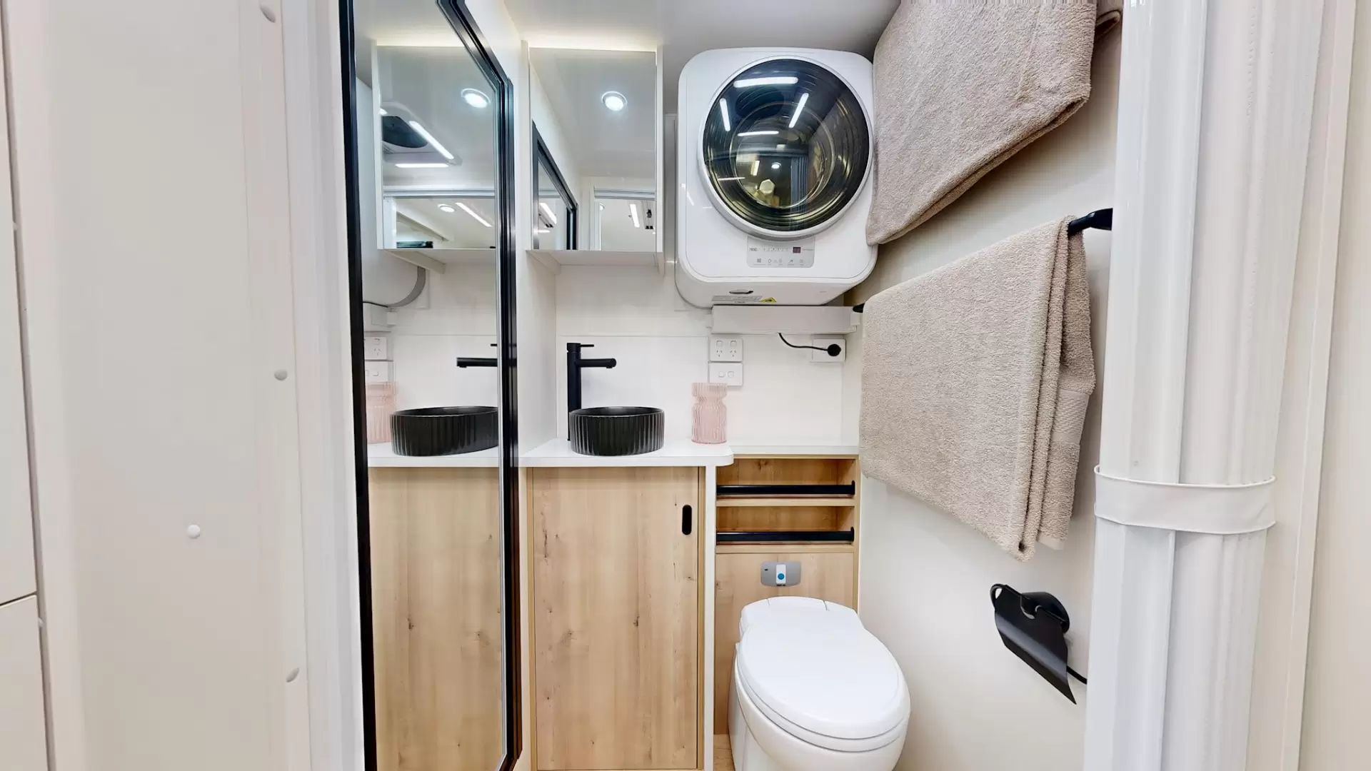 NEW 2026 VACATIONER CARAVANS ROUGH RIDER