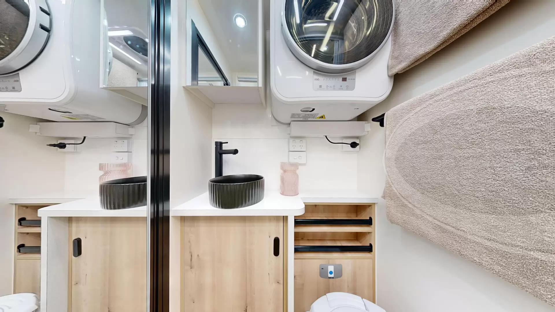 NEW 2026 VACATIONER CARAVANS ROUGH RIDER