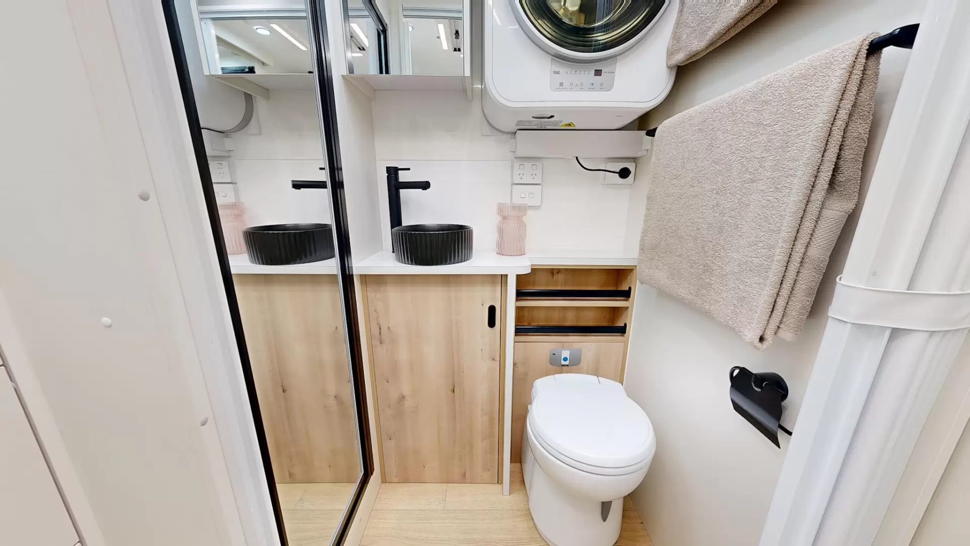 NEW 2026 VACATIONER CARAVANS ROUGH RIDER