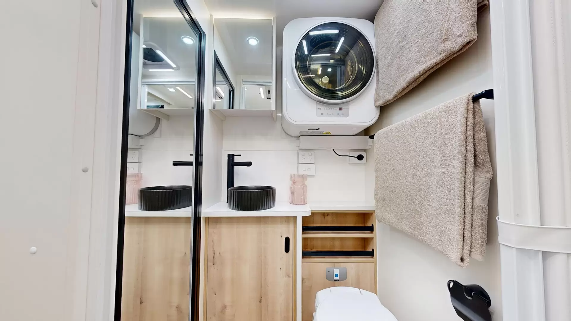 NEW 2026 VACATIONER CARAVANS ROUGH RIDER